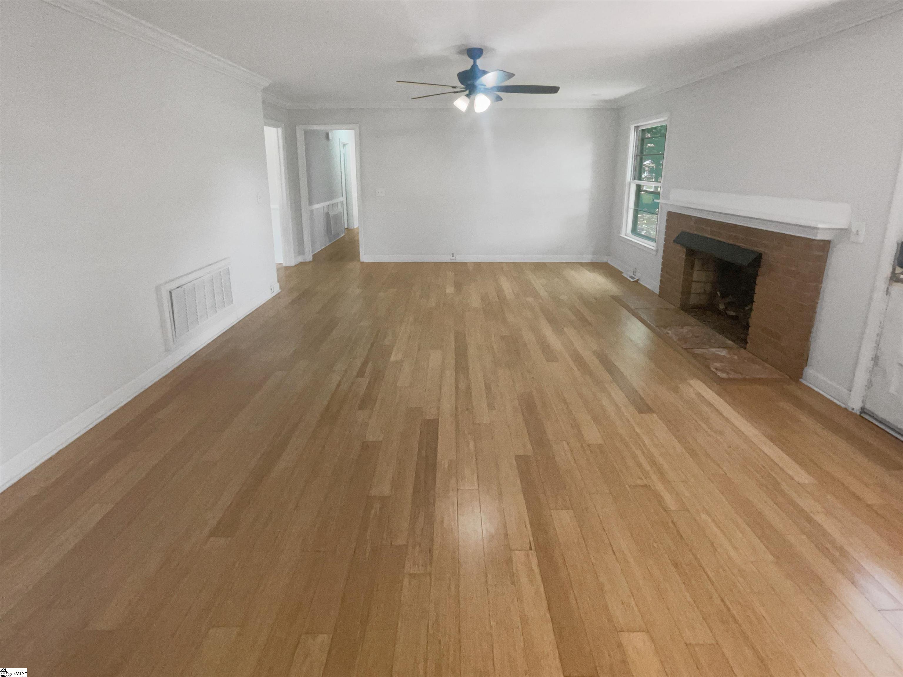 8 Howell Circle Greenville, SC 29615