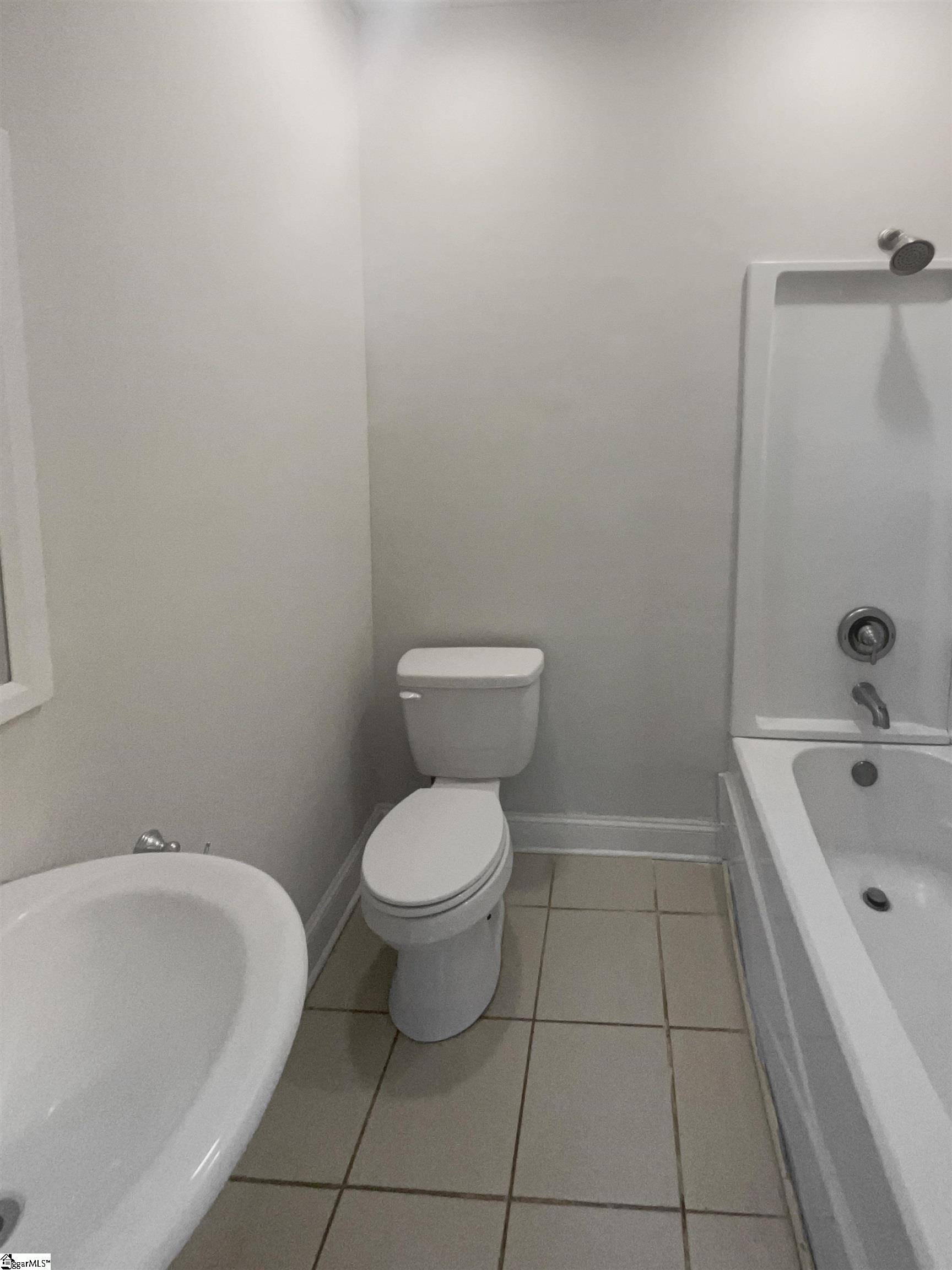 8 Howell Circle Greenville, SC 29615
