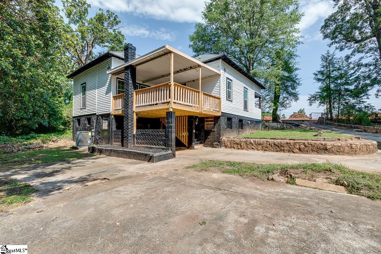 100 Wakefield Street Greenville, SC 29601