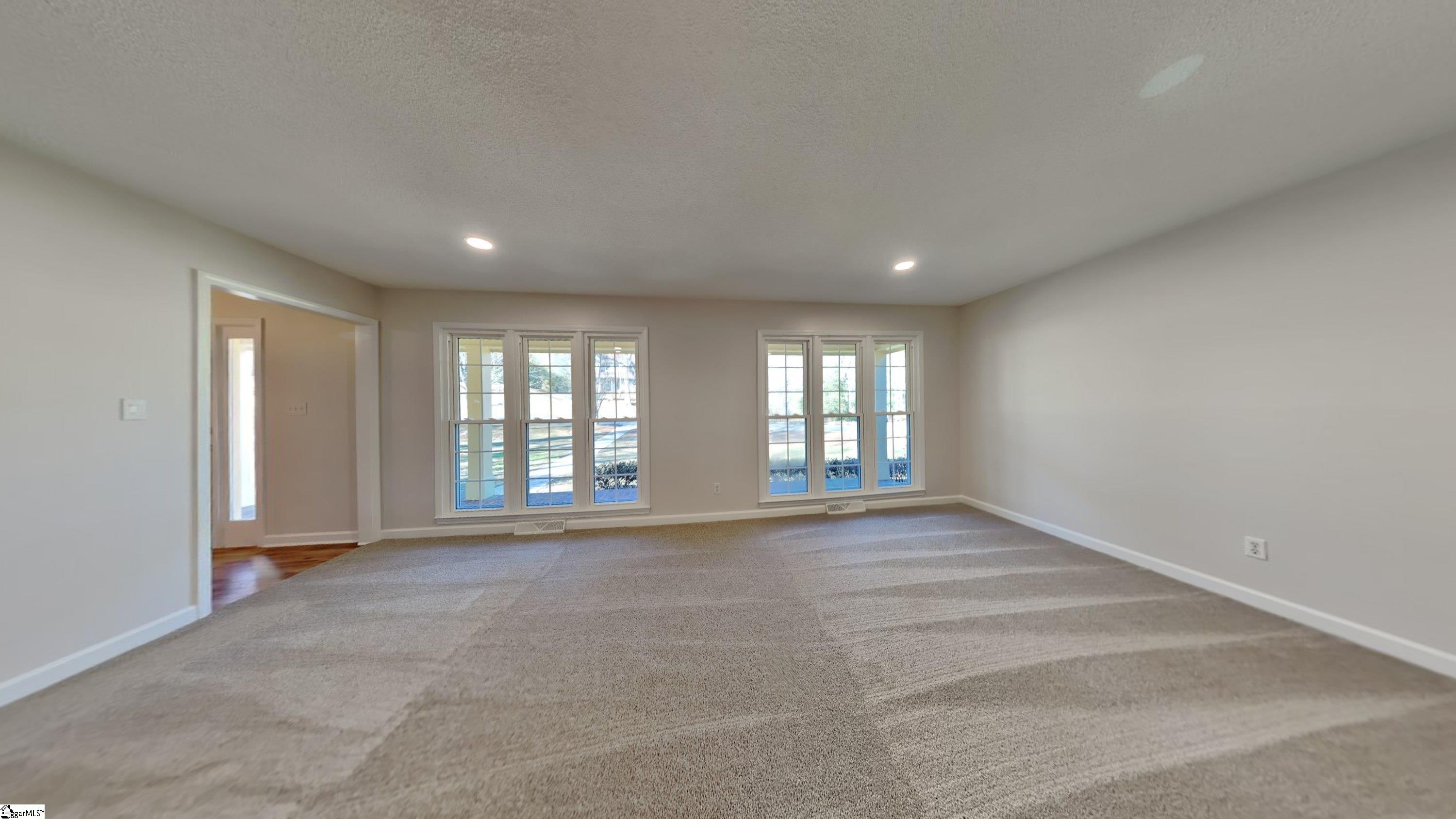 522 Cambridge Drive Spartanburg, SC 29301