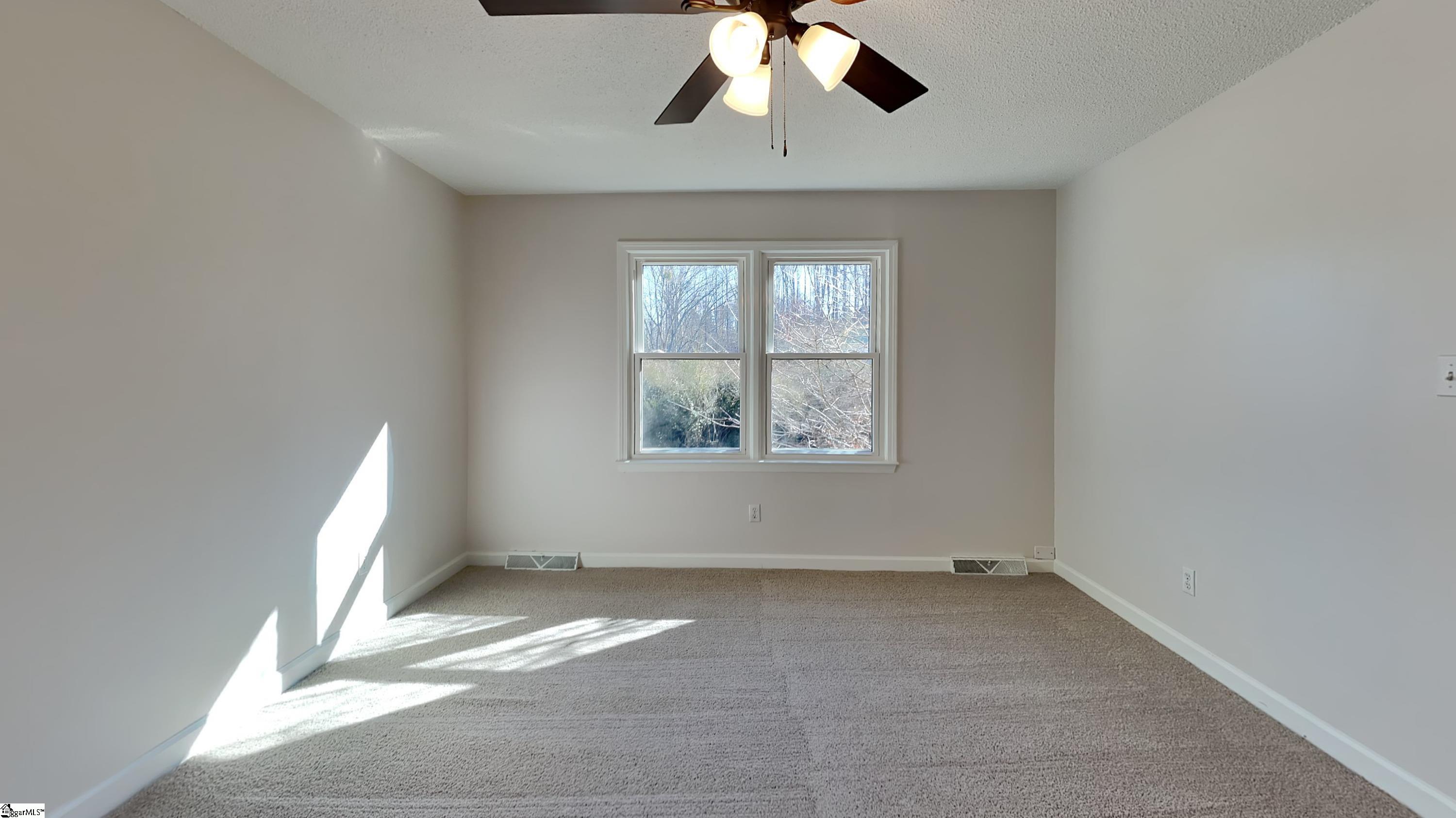 522 Cambridge Drive Spartanburg, SC 29301
