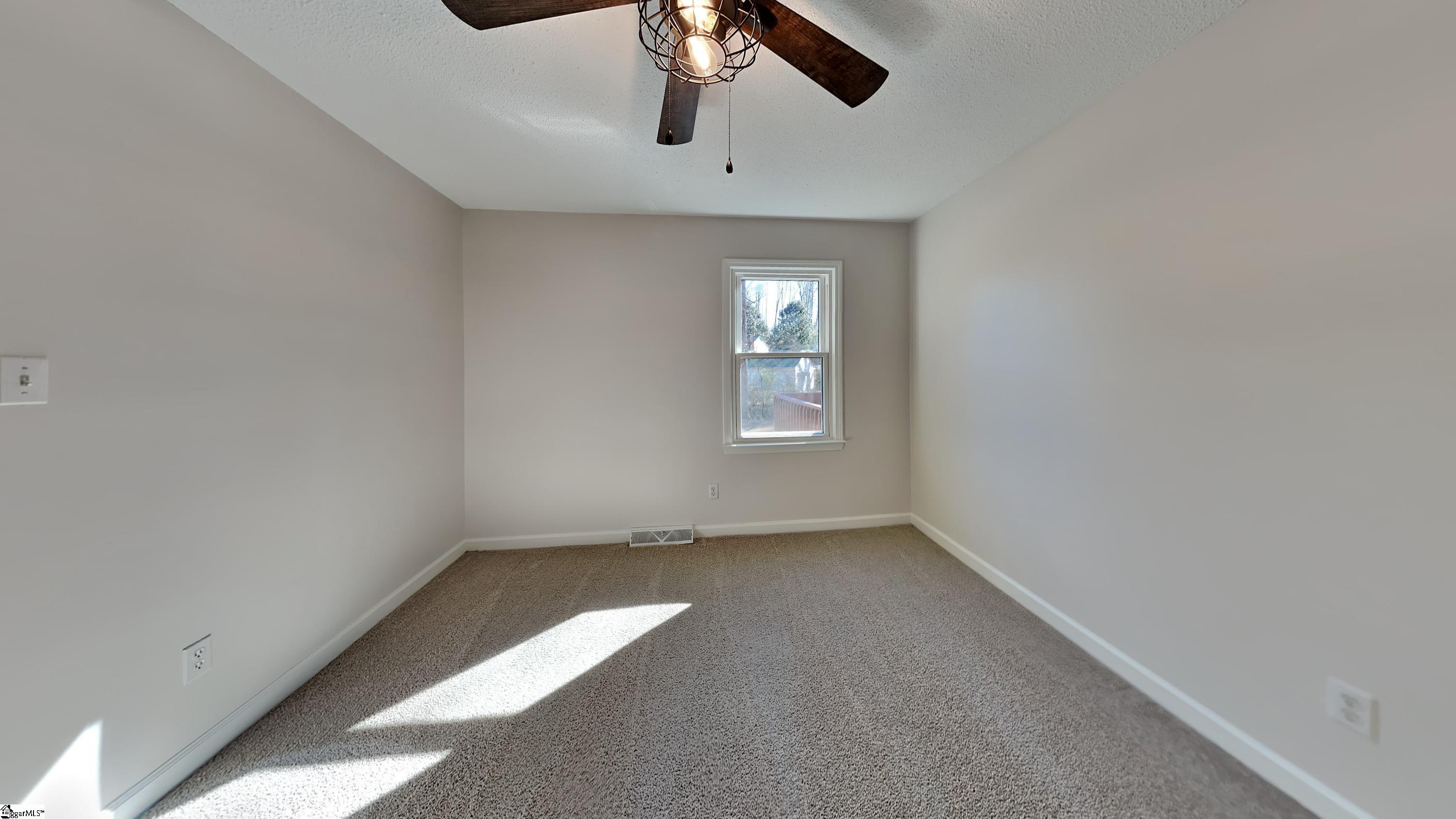 522 Cambridge Drive Spartanburg, SC 29301