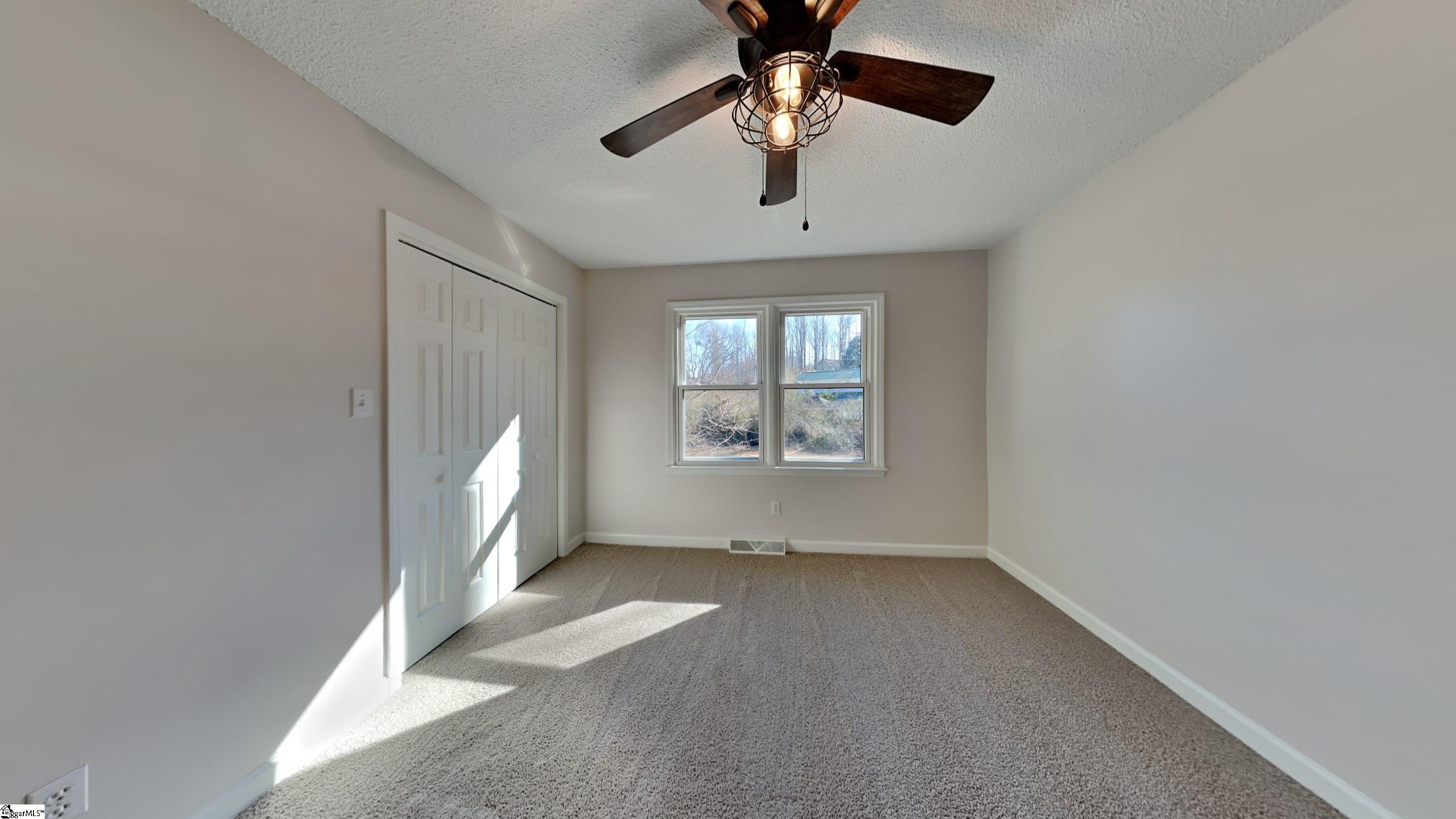 522 Cambridge Drive Spartanburg, SC 29301