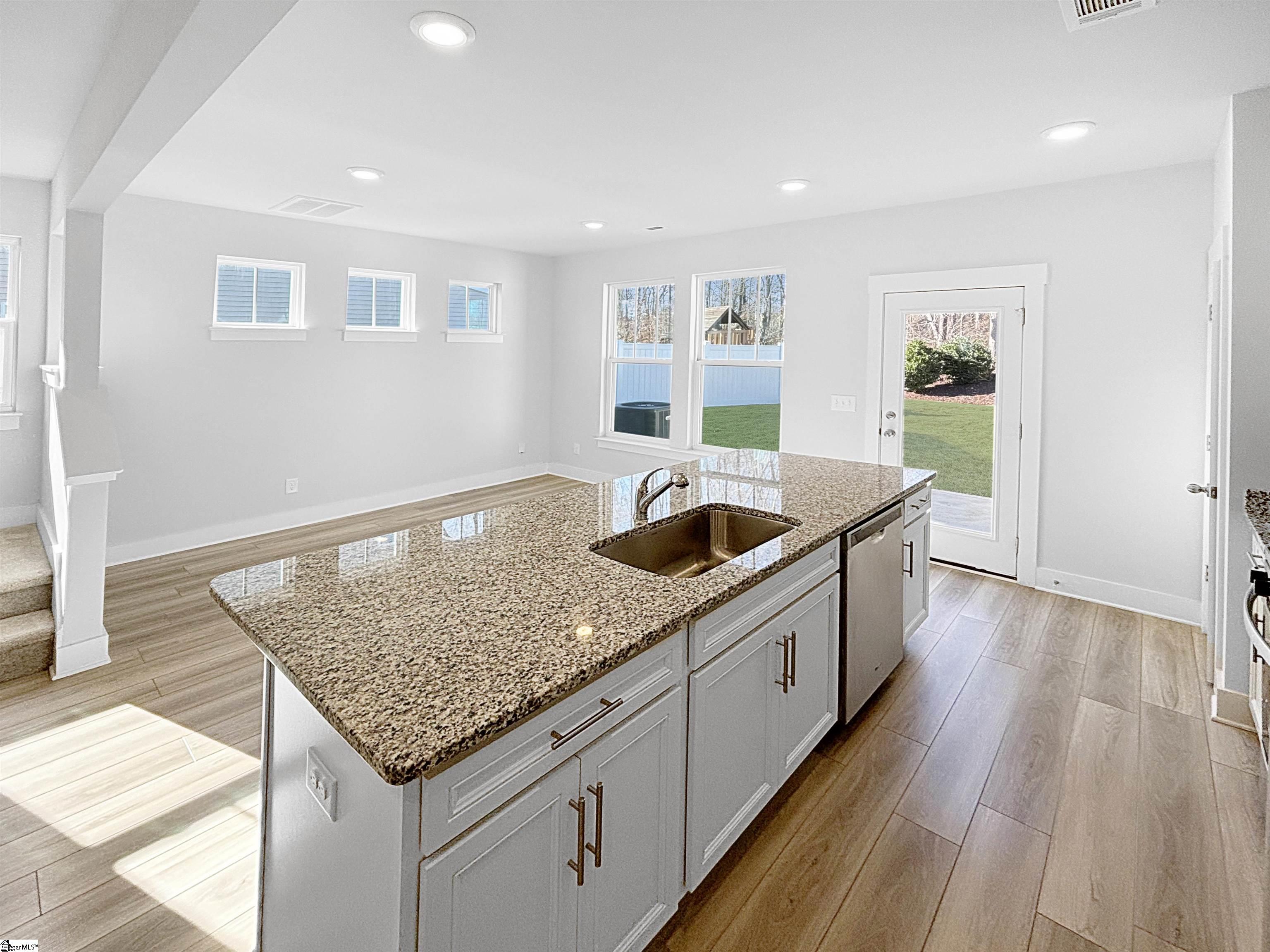 1392 Maplesmith Way Moore, SC 29369