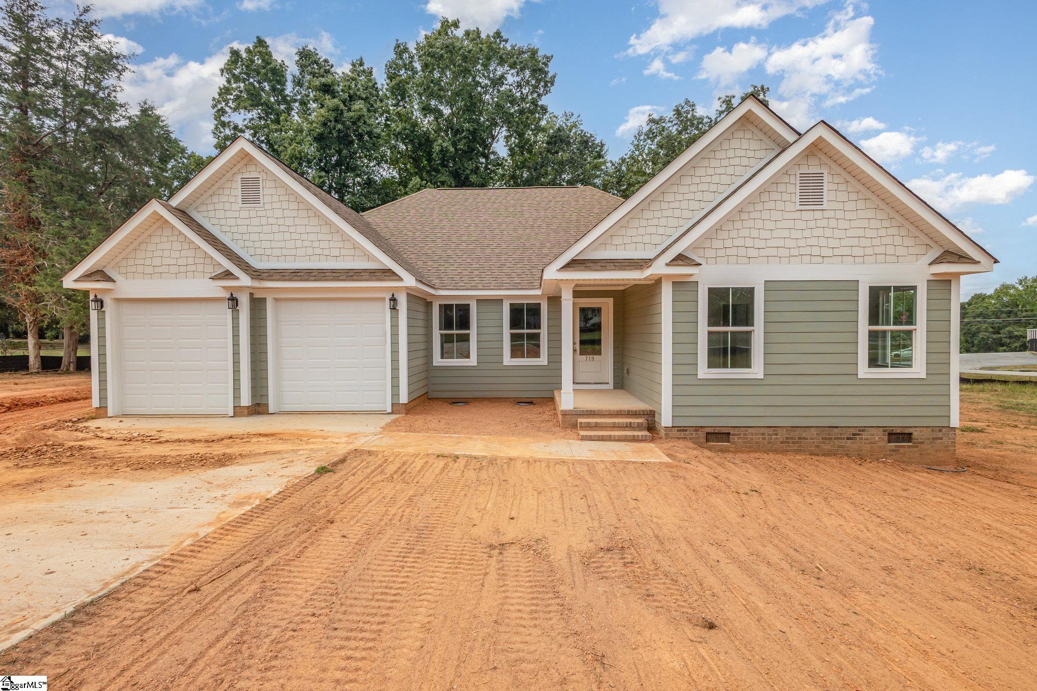 719 Parkview Drive Laurens, SC 29360