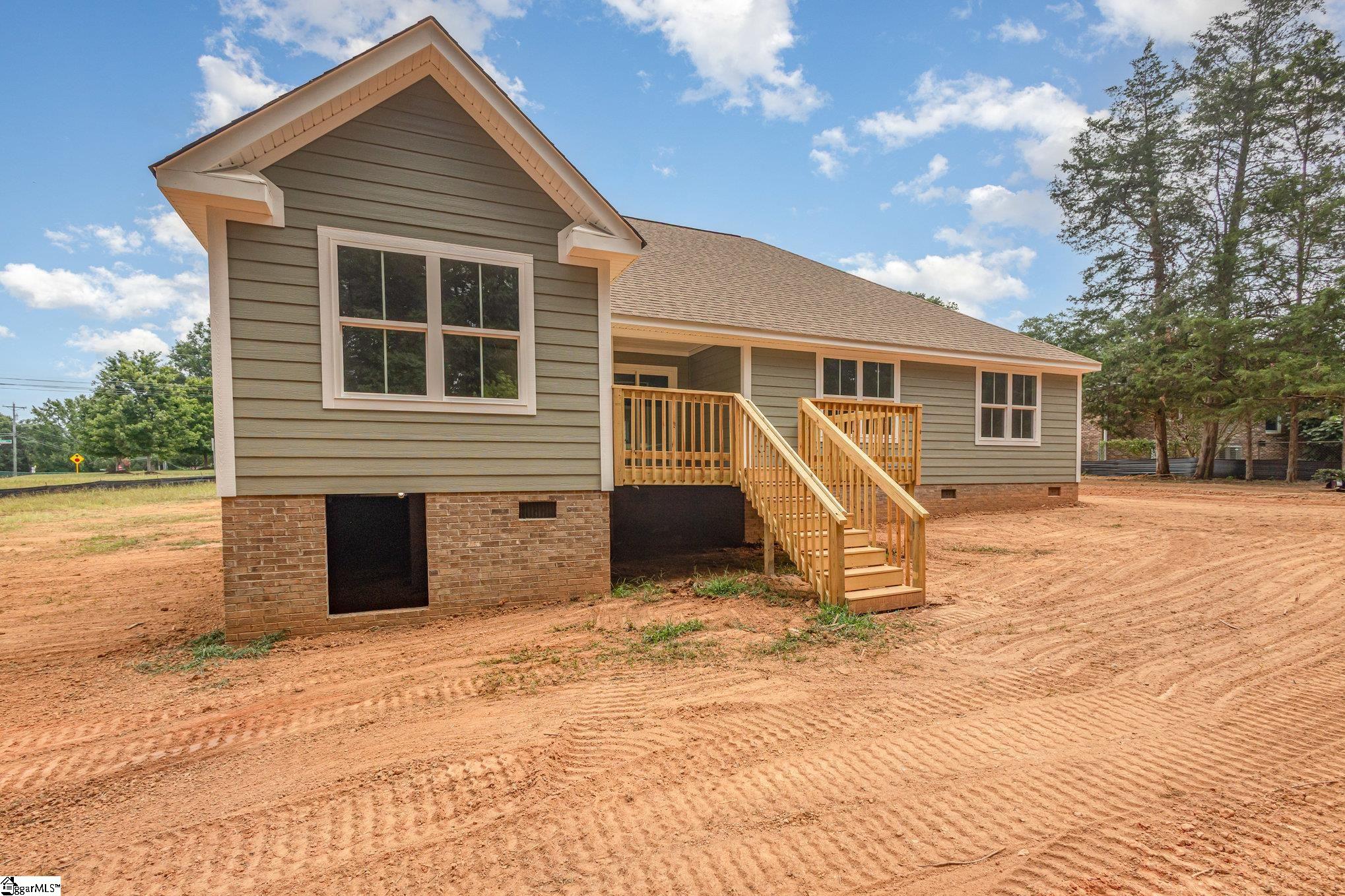 719 Parkview Drive Laurens, SC 29360