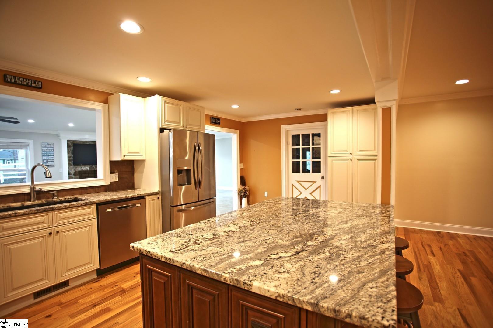 322 Hillandale Road Seneca, SC 29672