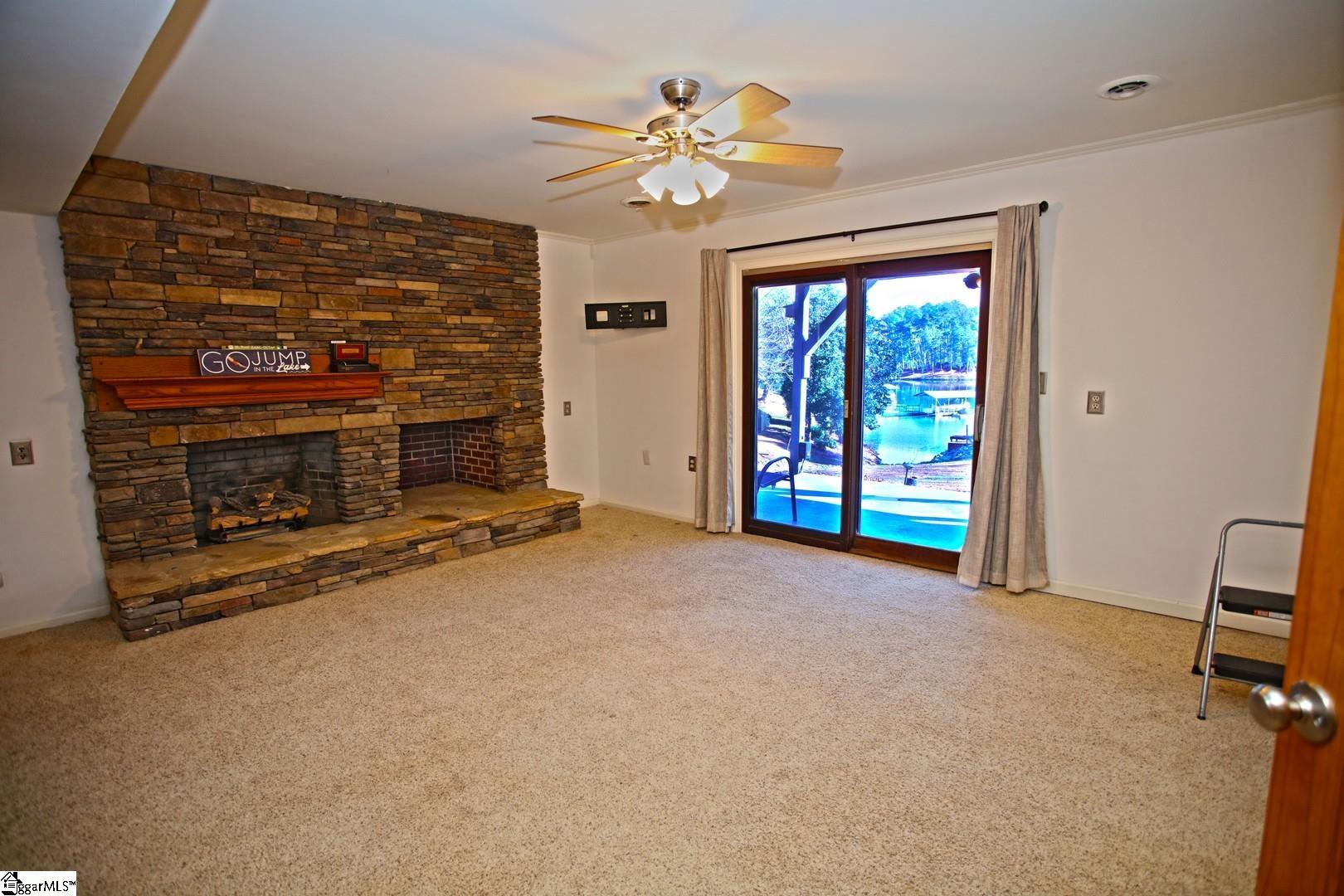 322 Hillandale Road Seneca, SC 29672