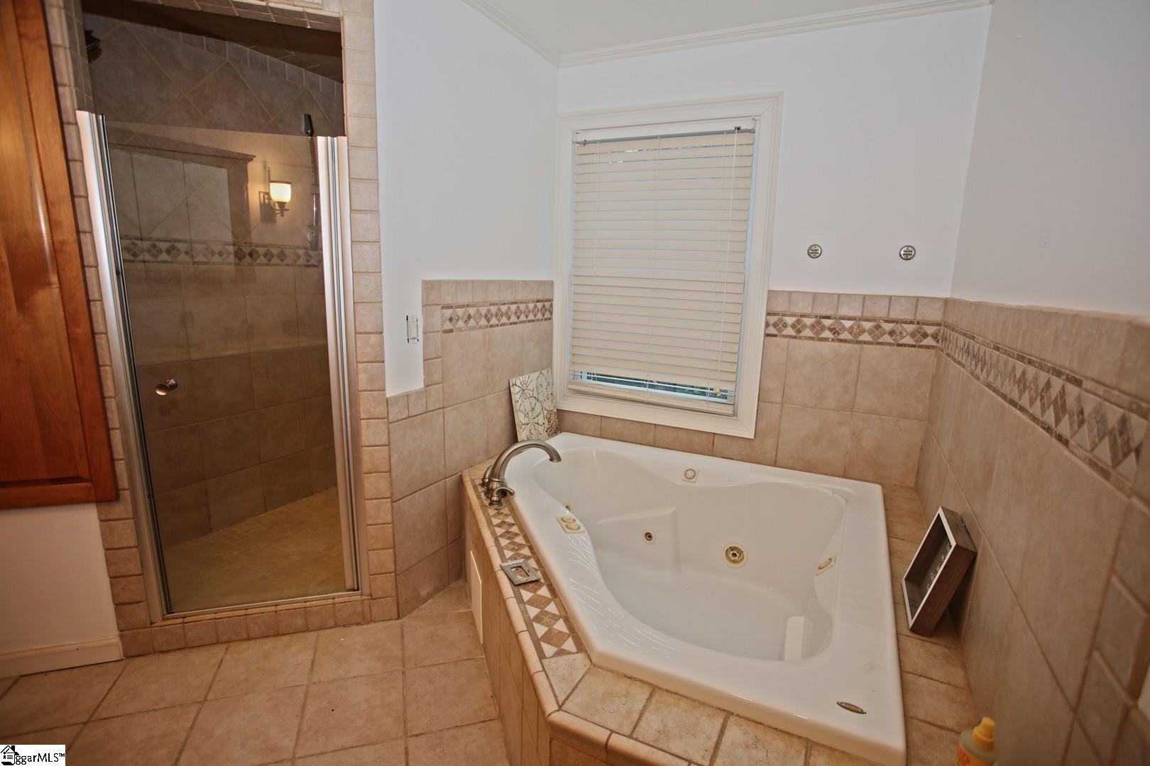 322 Hillandale Road Seneca, SC 29672