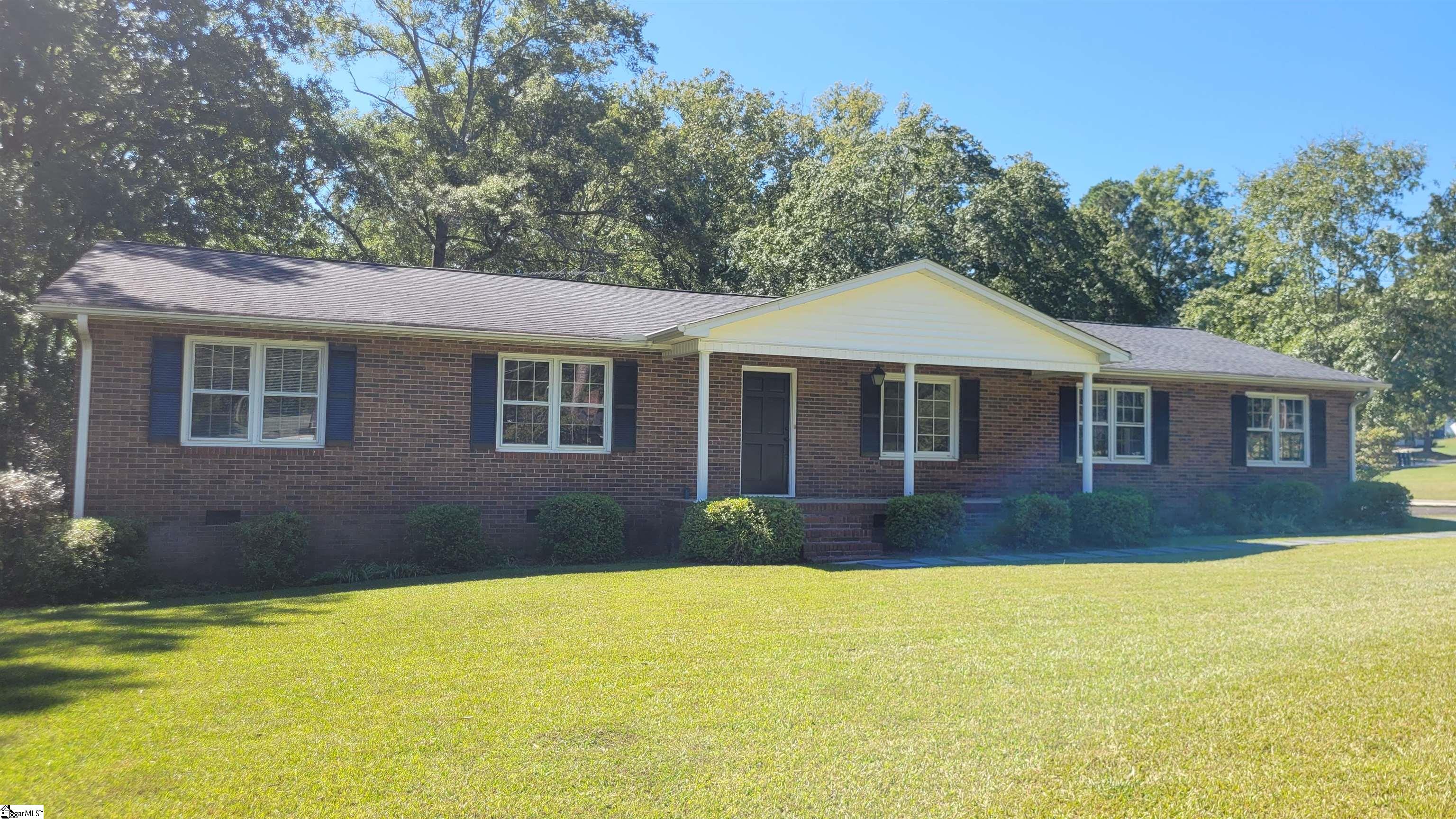 102 Brookwood Lane Greenwood, SC 29646