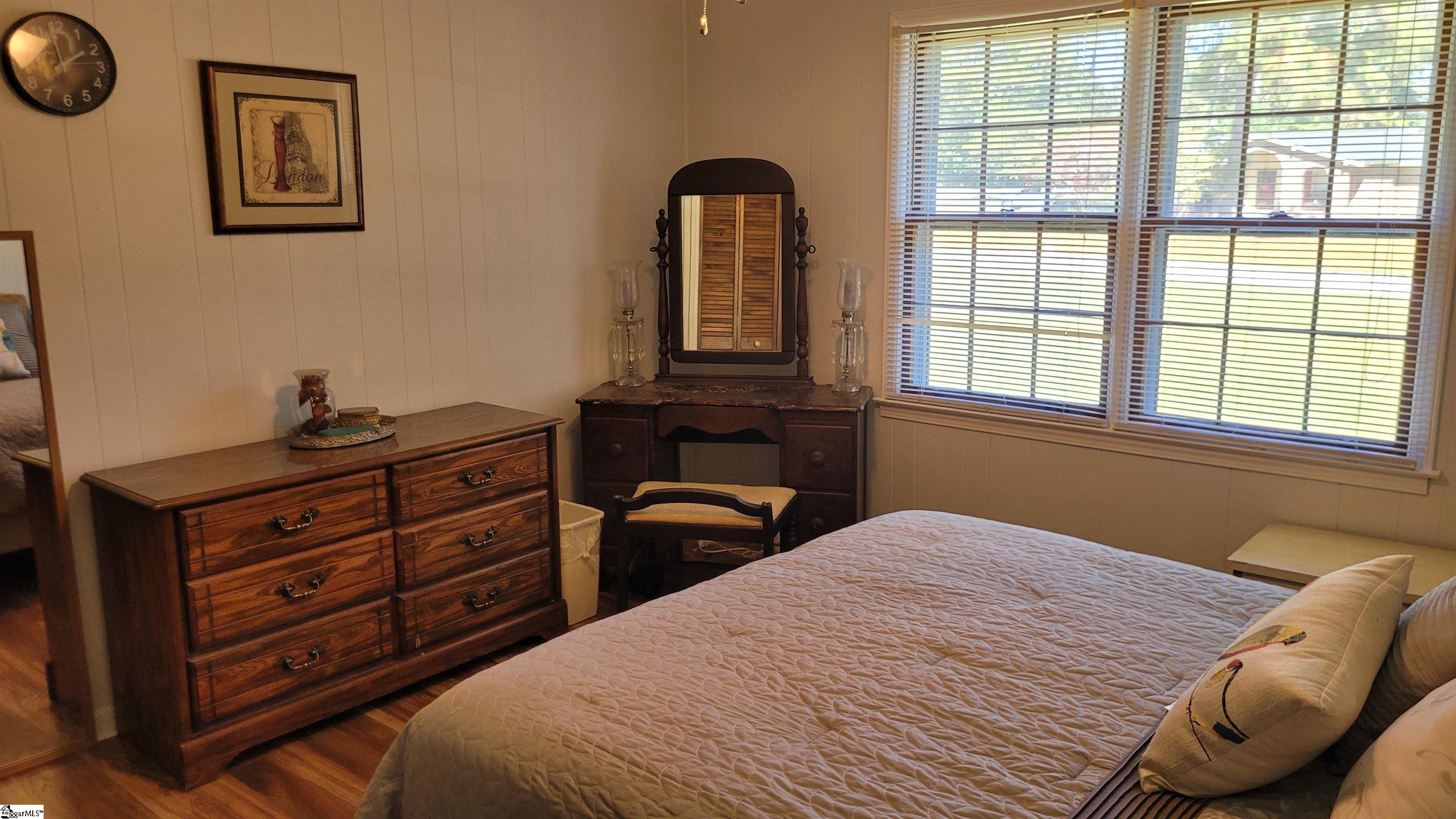 102 Brookwood Lane Greenwood, SC 29646