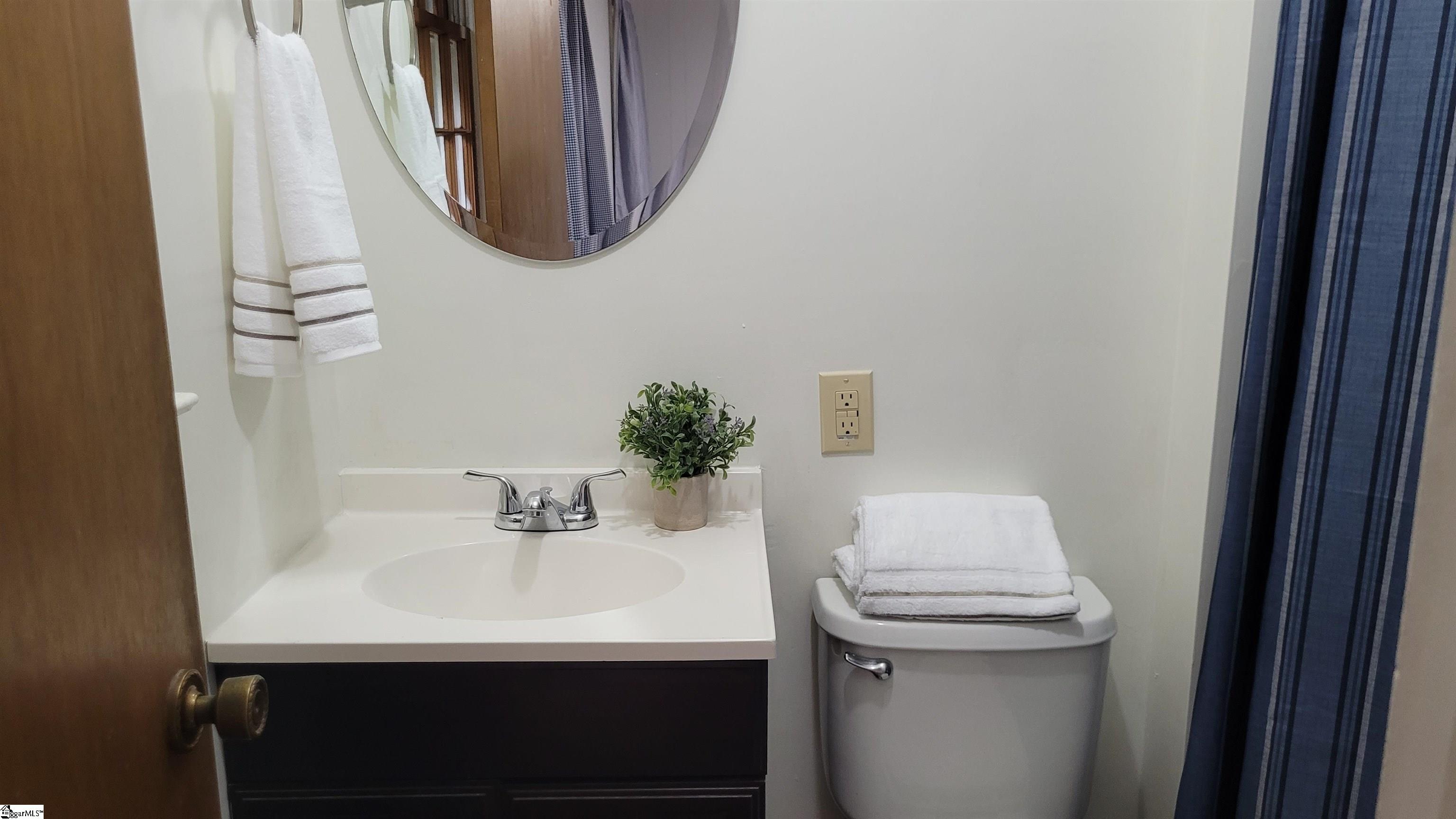 102 Brookwood Lane Greenwood, SC 29646