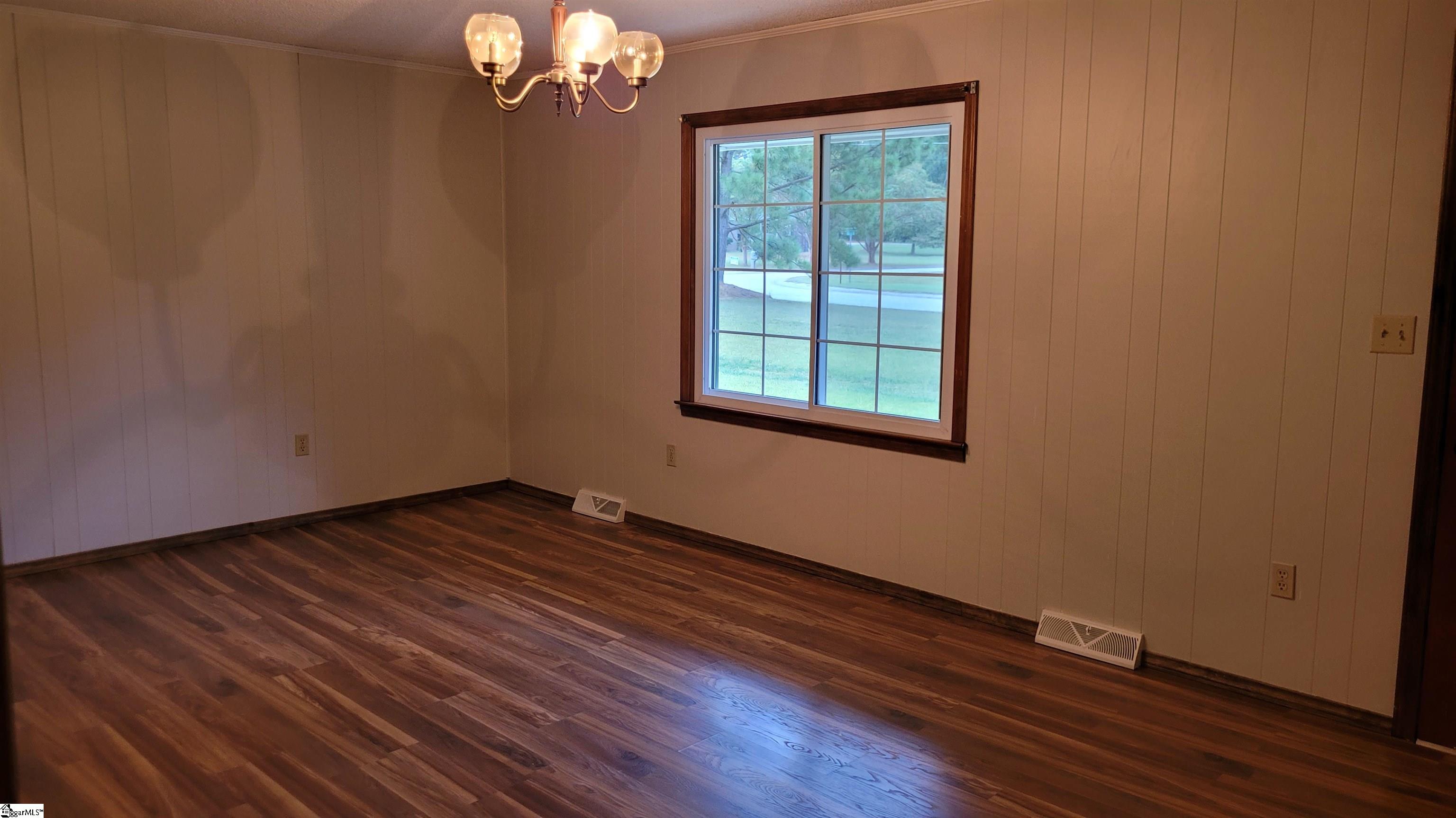 102 Brookwood Lane Greenwood, SC 29646