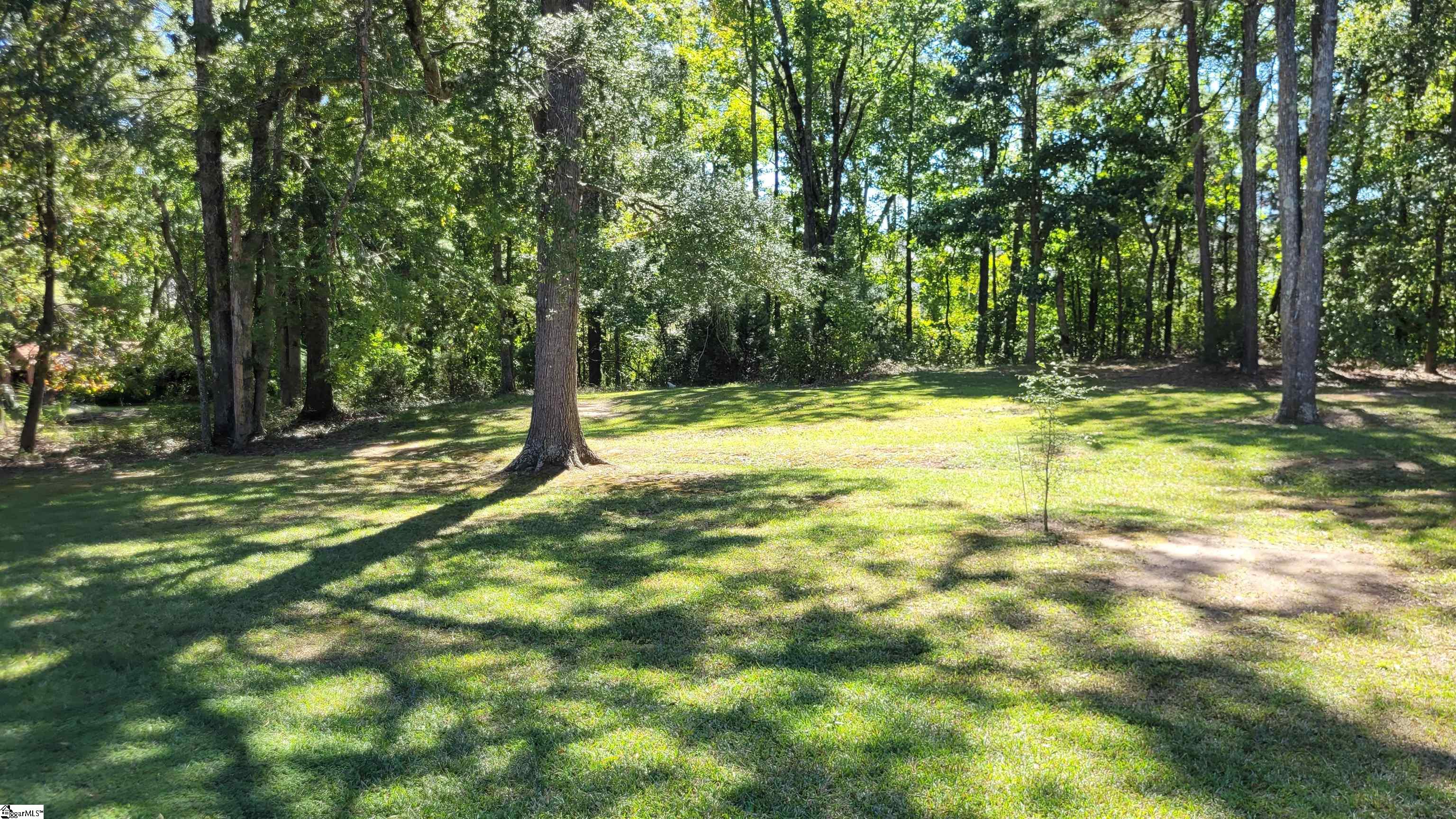 102 Brookwood Lane Greenwood, SC 29646