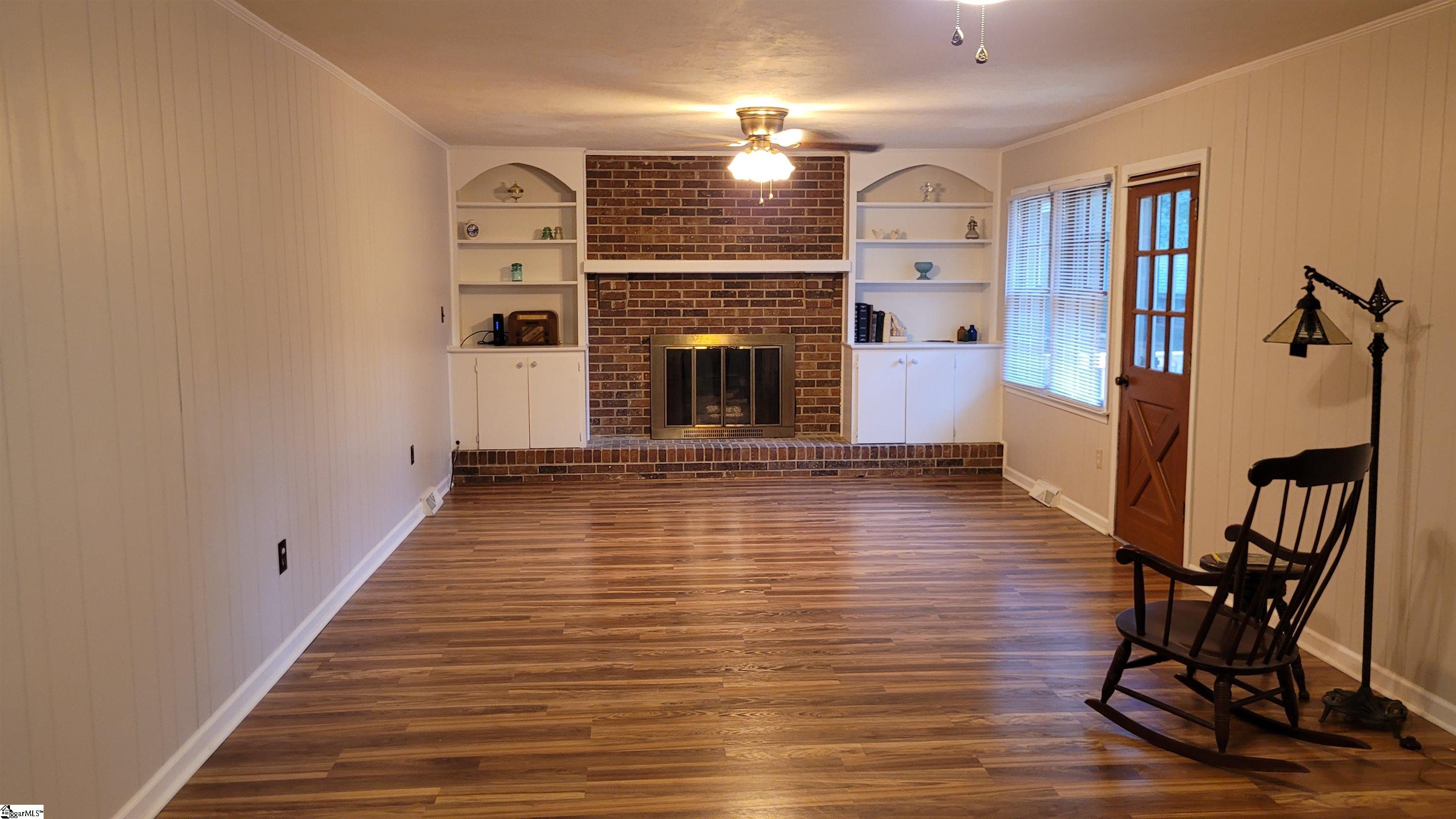 102 Brookwood Lane Greenwood, SC 29646