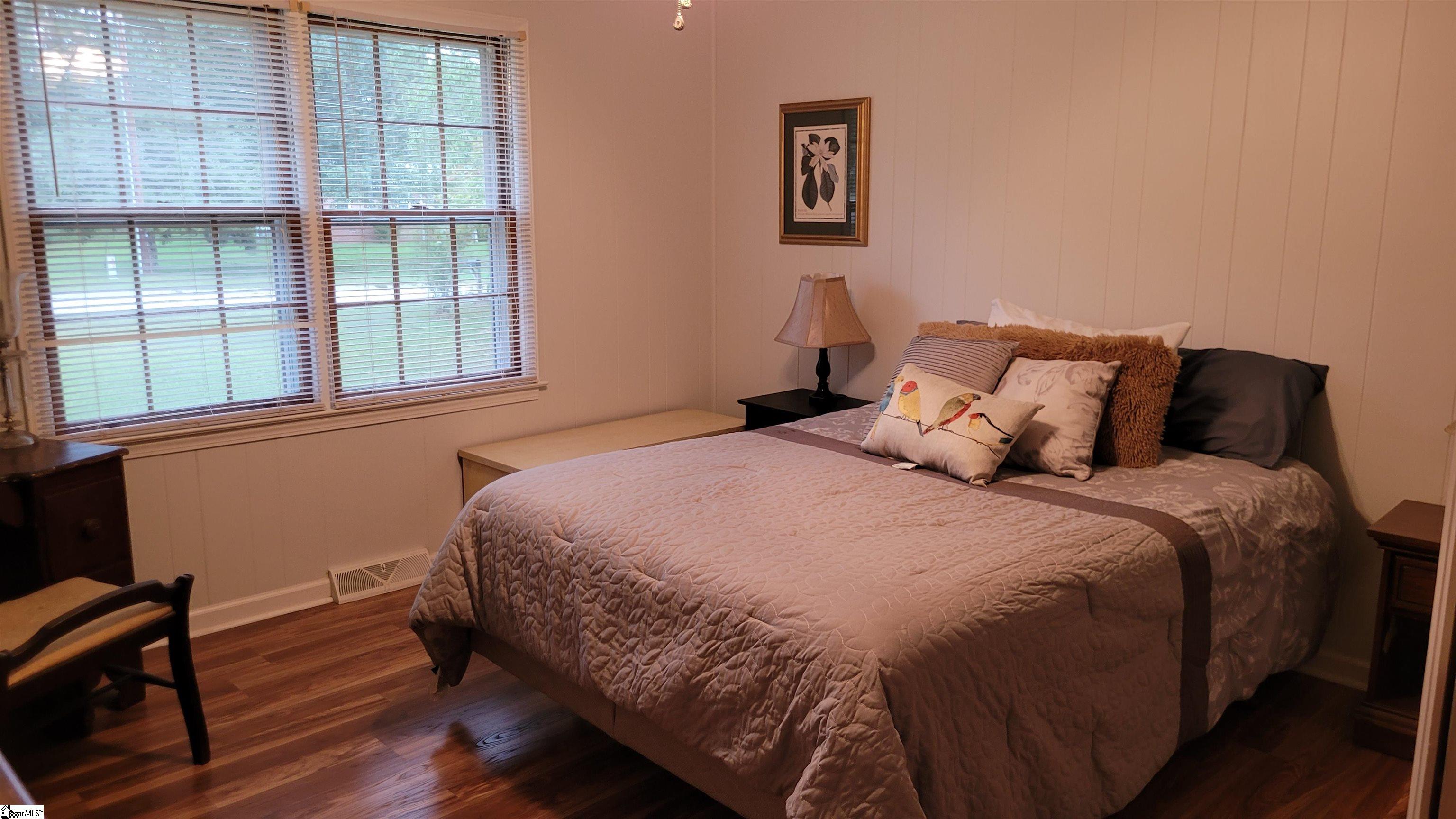 102 Brookwood Lane Greenwood, SC 29646