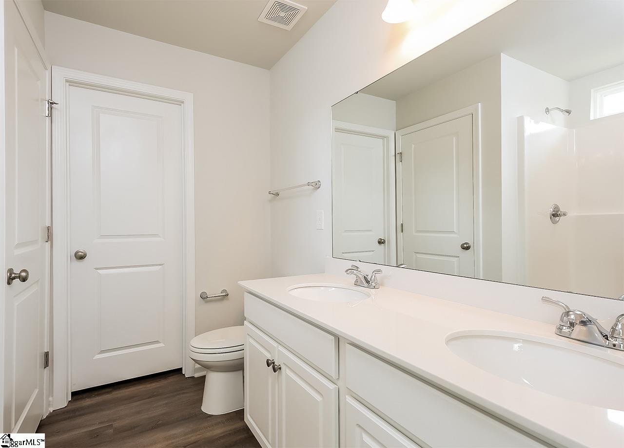 243 Kelly Farm Road Moore, SC 29369