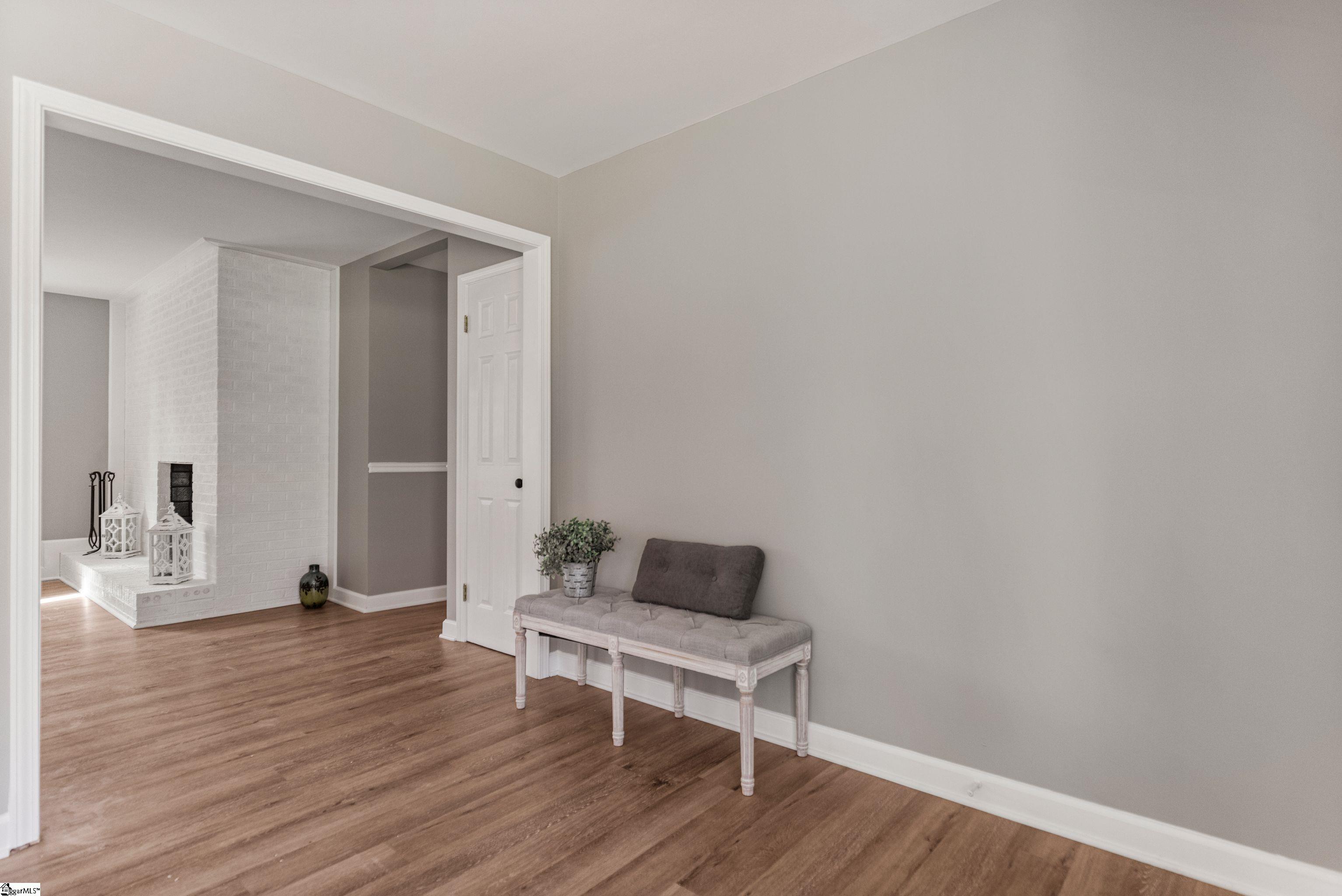 11 Longmeadow Road Taylors, SC 29687