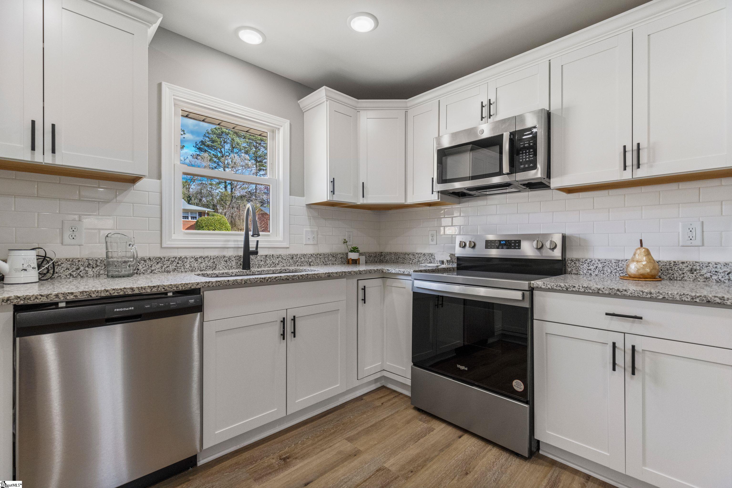 11 Longmeadow Road Taylors, SC 29687
