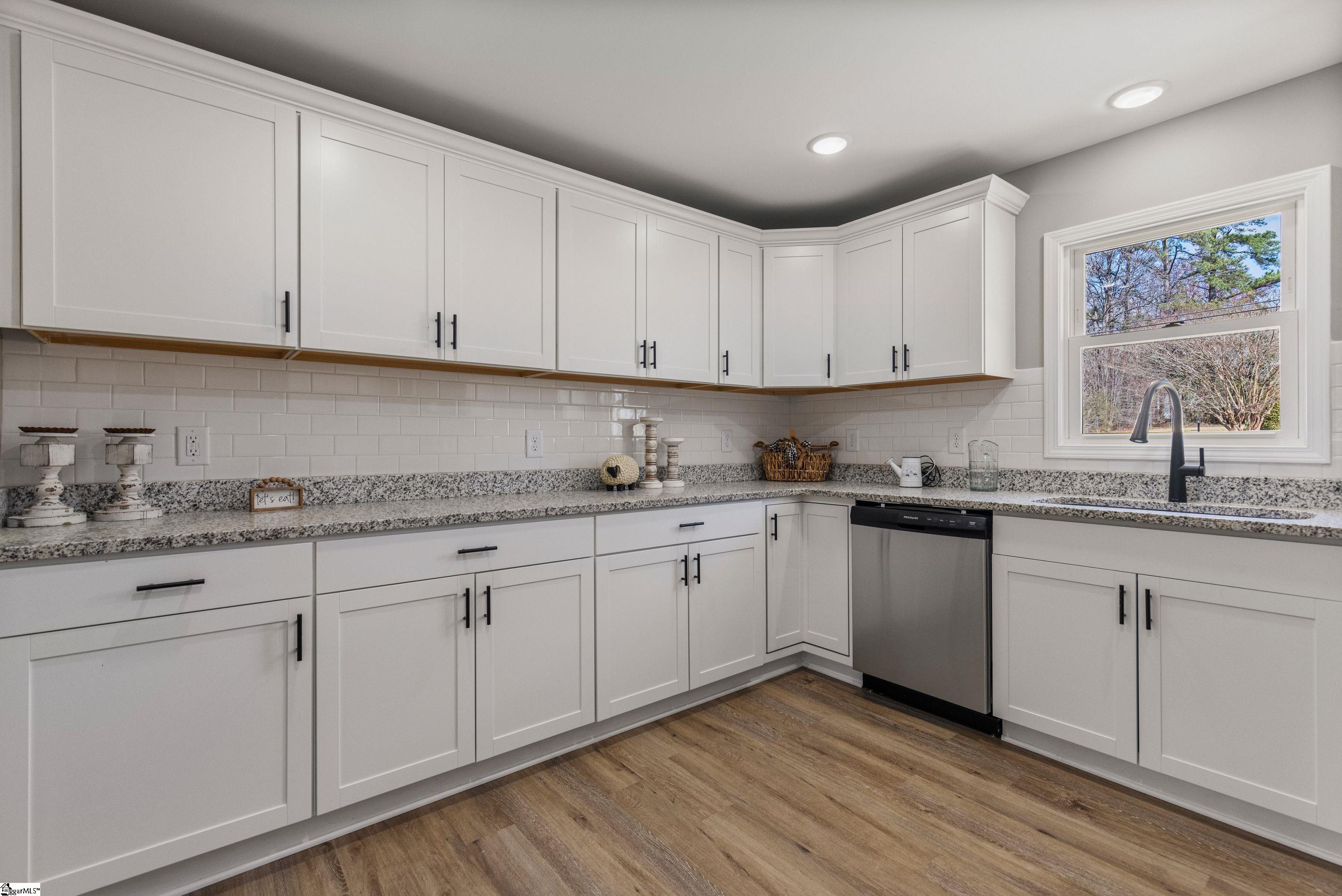 11 Longmeadow Road Taylors, SC 29687
