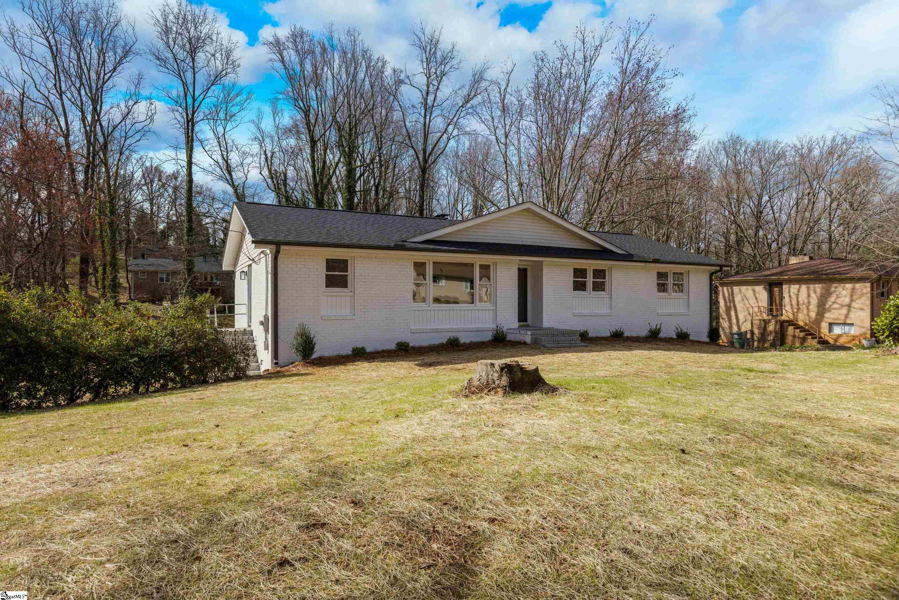 11 Longmeadow Road Taylors, SC 29687