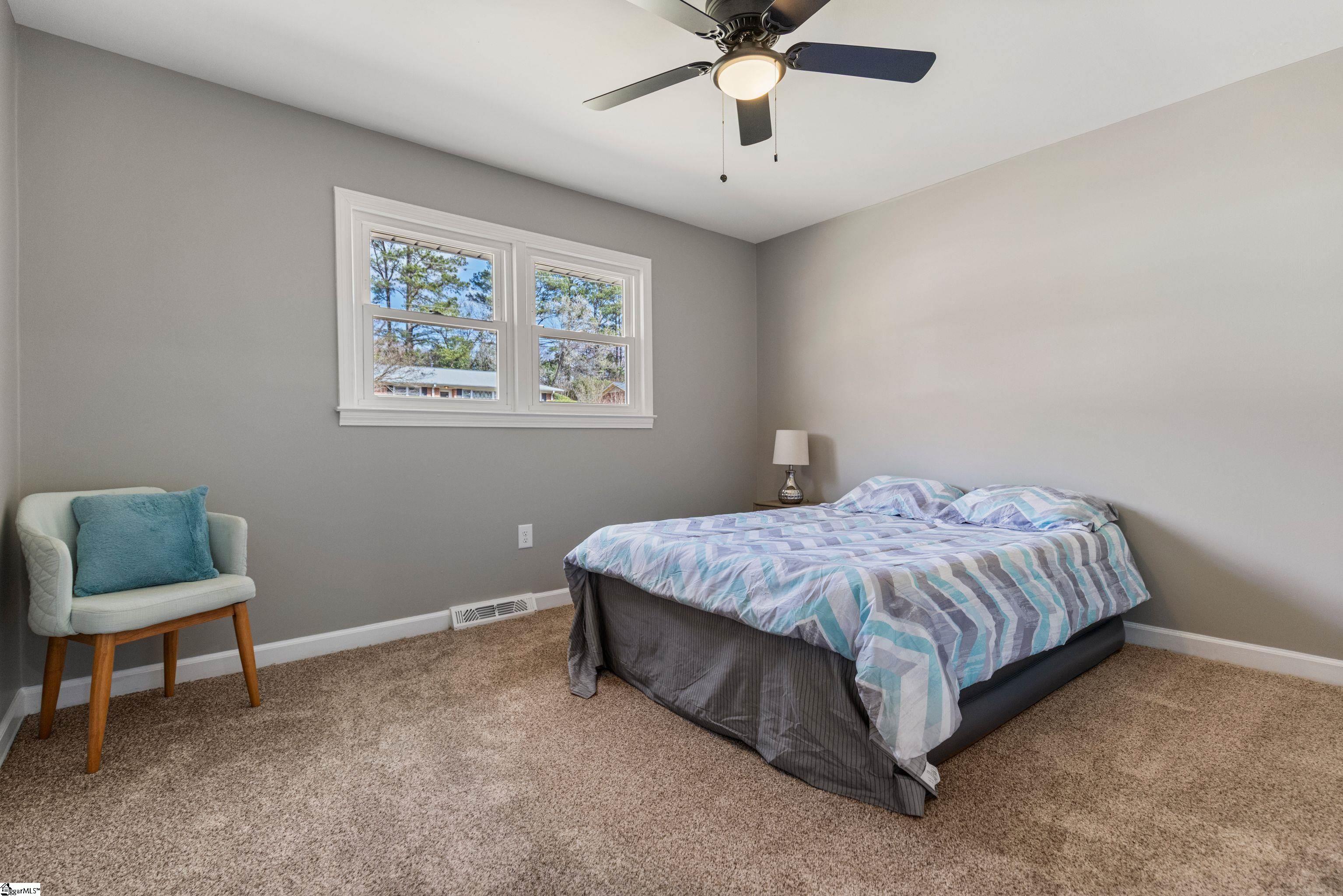 11 Longmeadow Road Taylors, SC 29687