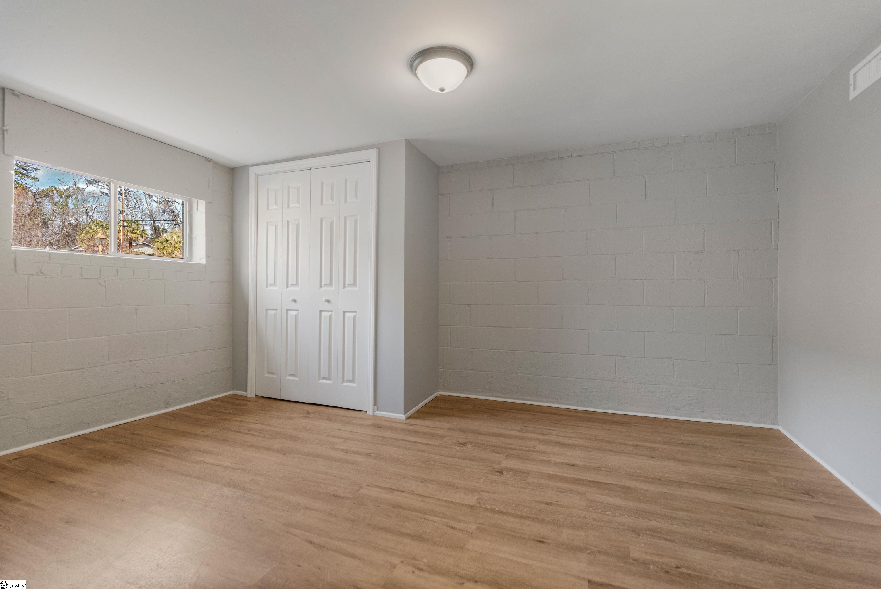 11 Longmeadow Road Taylors, SC 29687