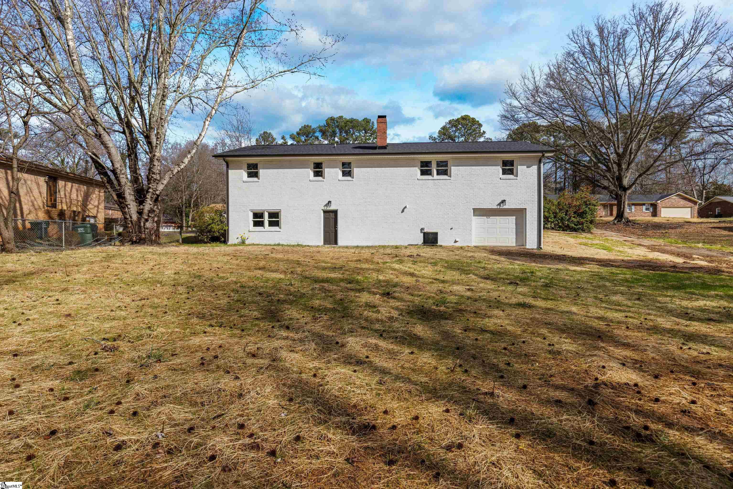 11 Longmeadow Road Taylors, SC 29687