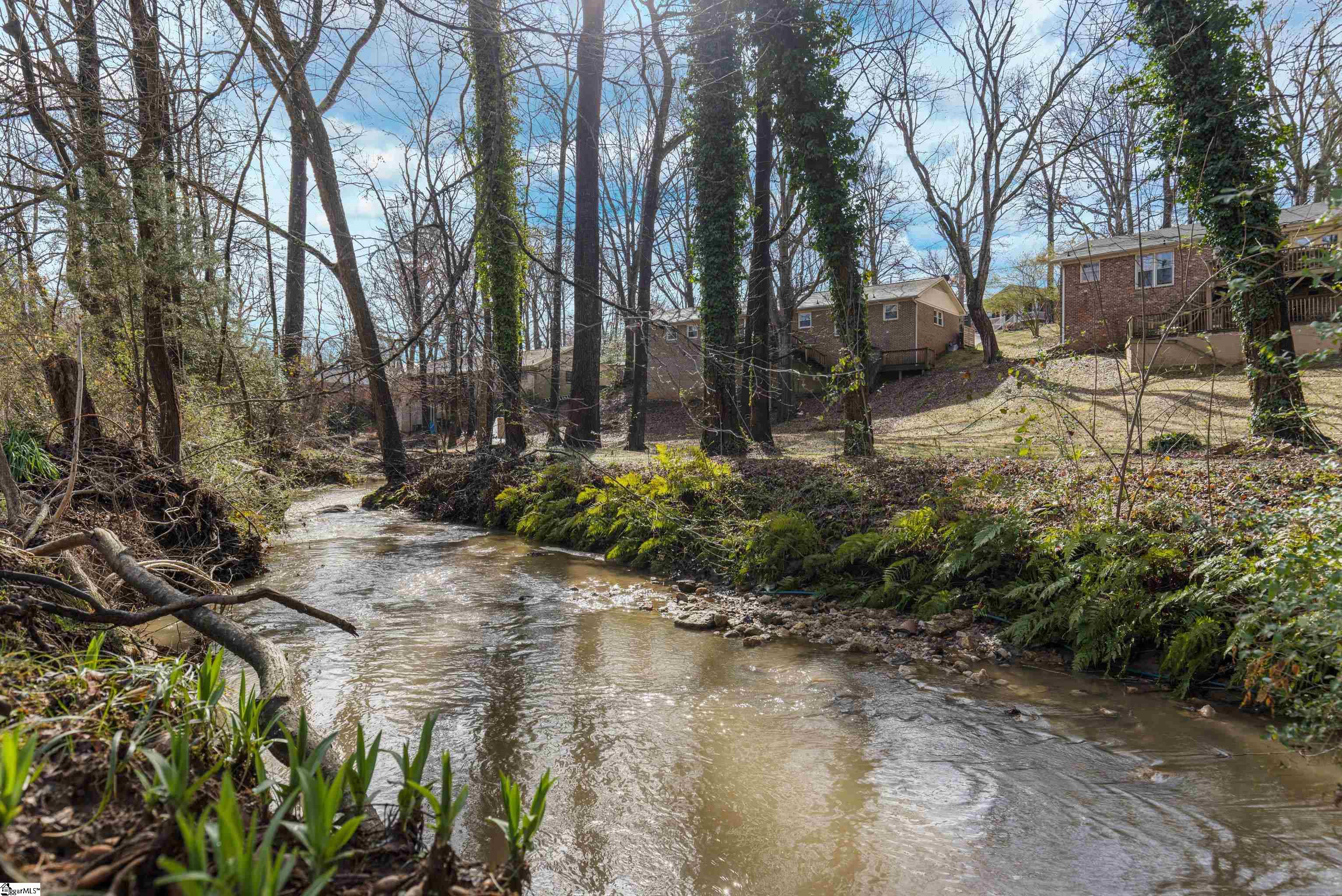 11 Longmeadow Road Taylors, SC 29687