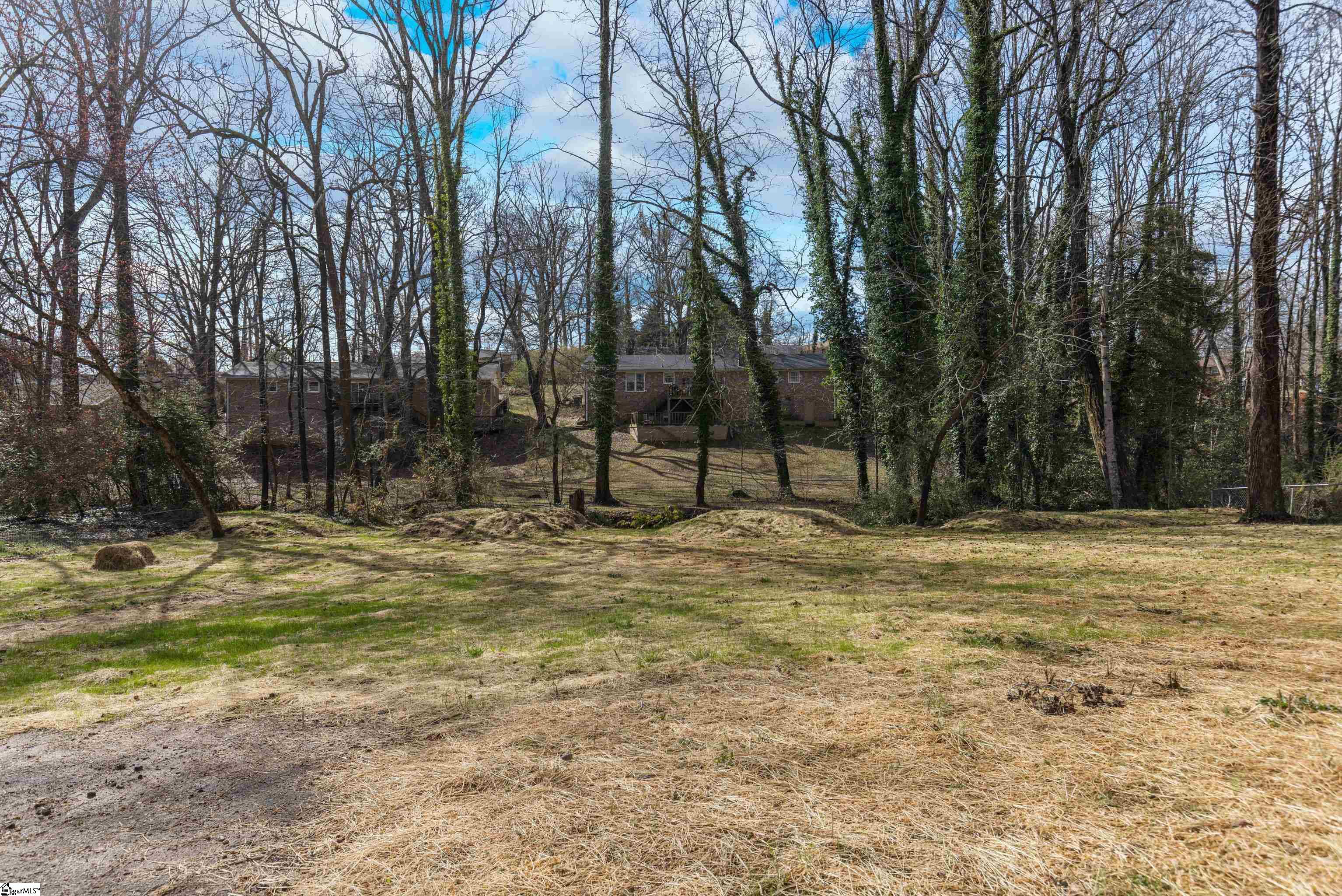 11 Longmeadow Road Taylors, SC 29687