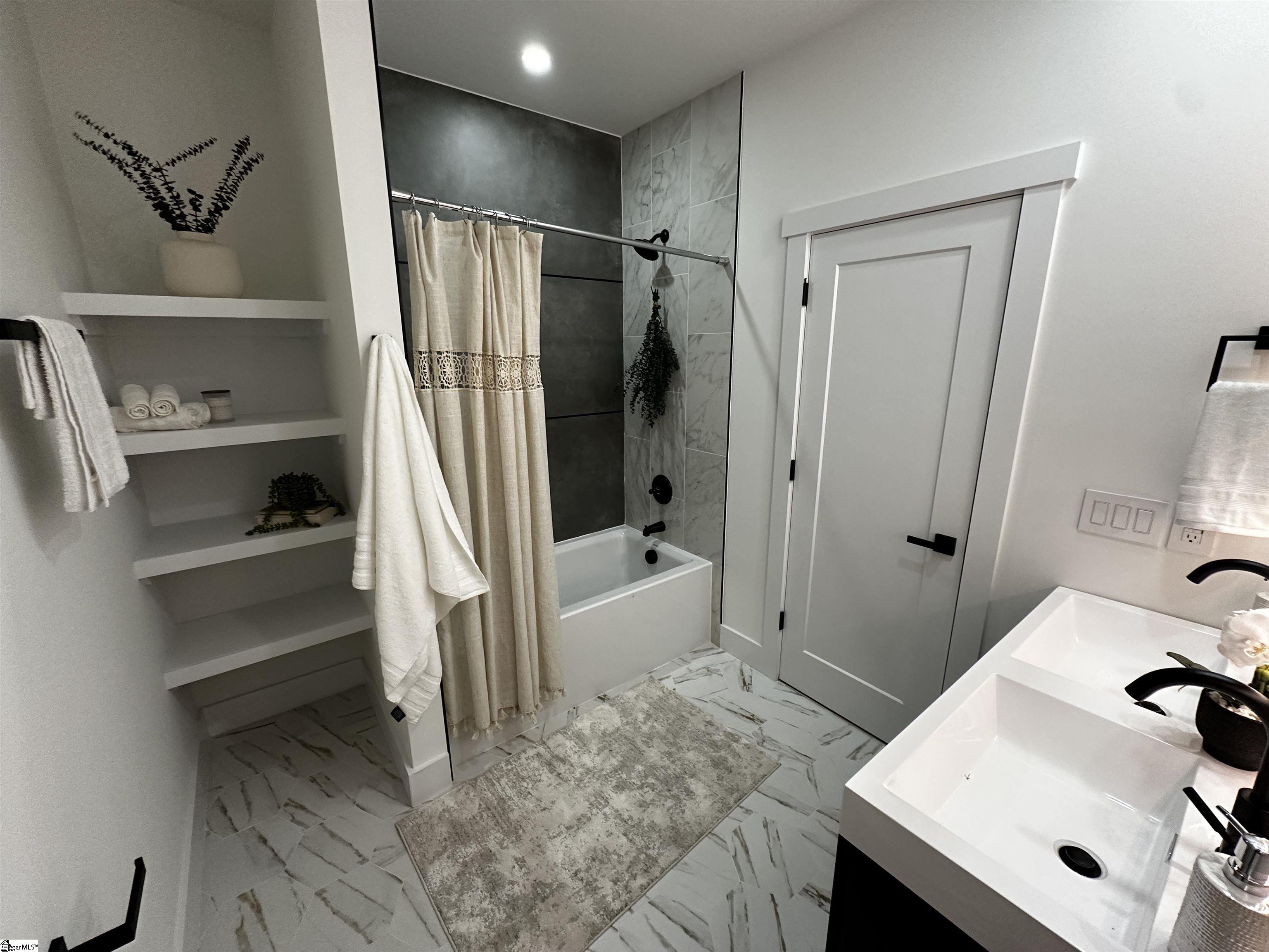 2931 Old Greenville Highway Central, SC 29630