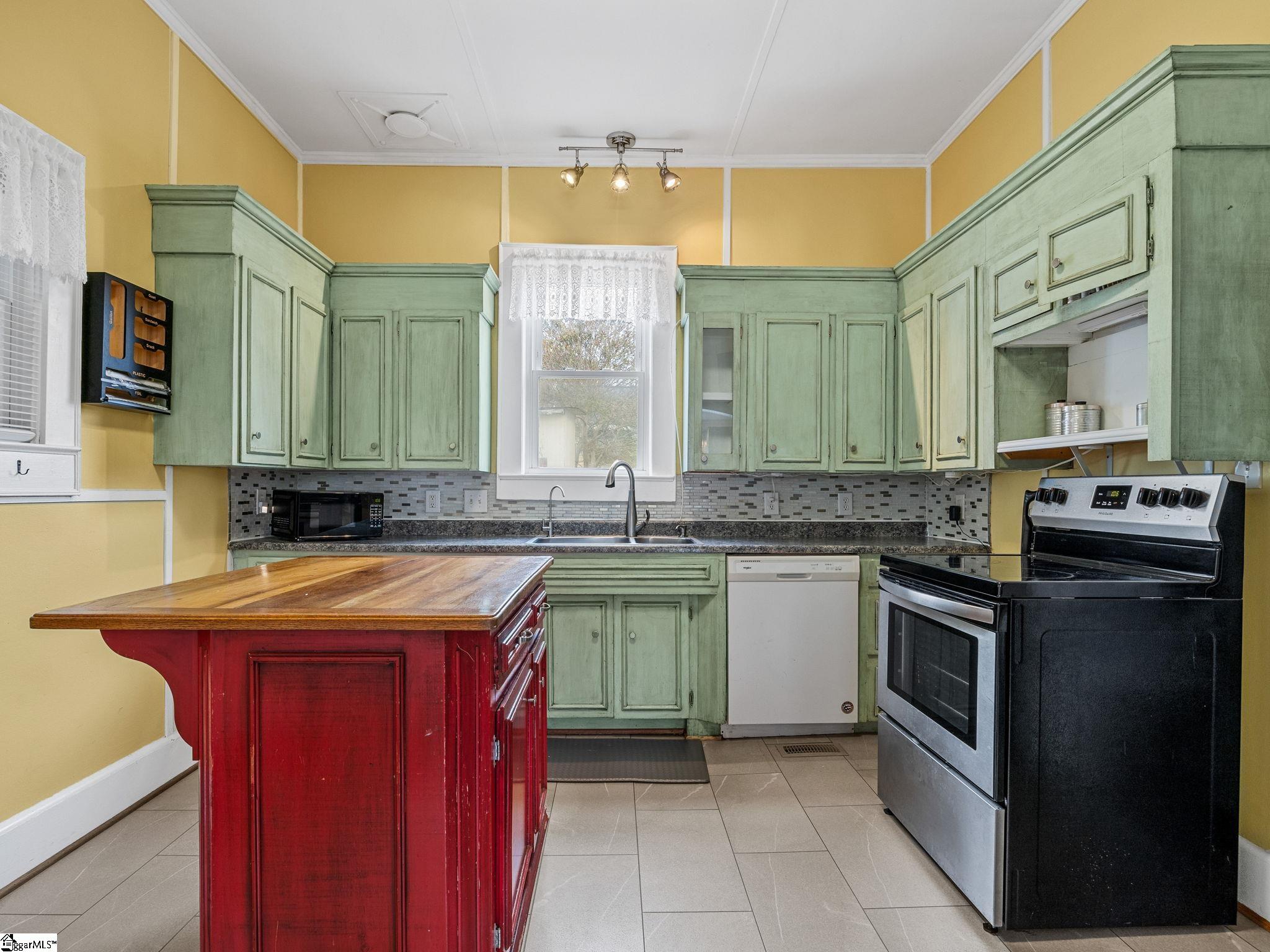 4 Courtney Street Pelzer, SC 29669