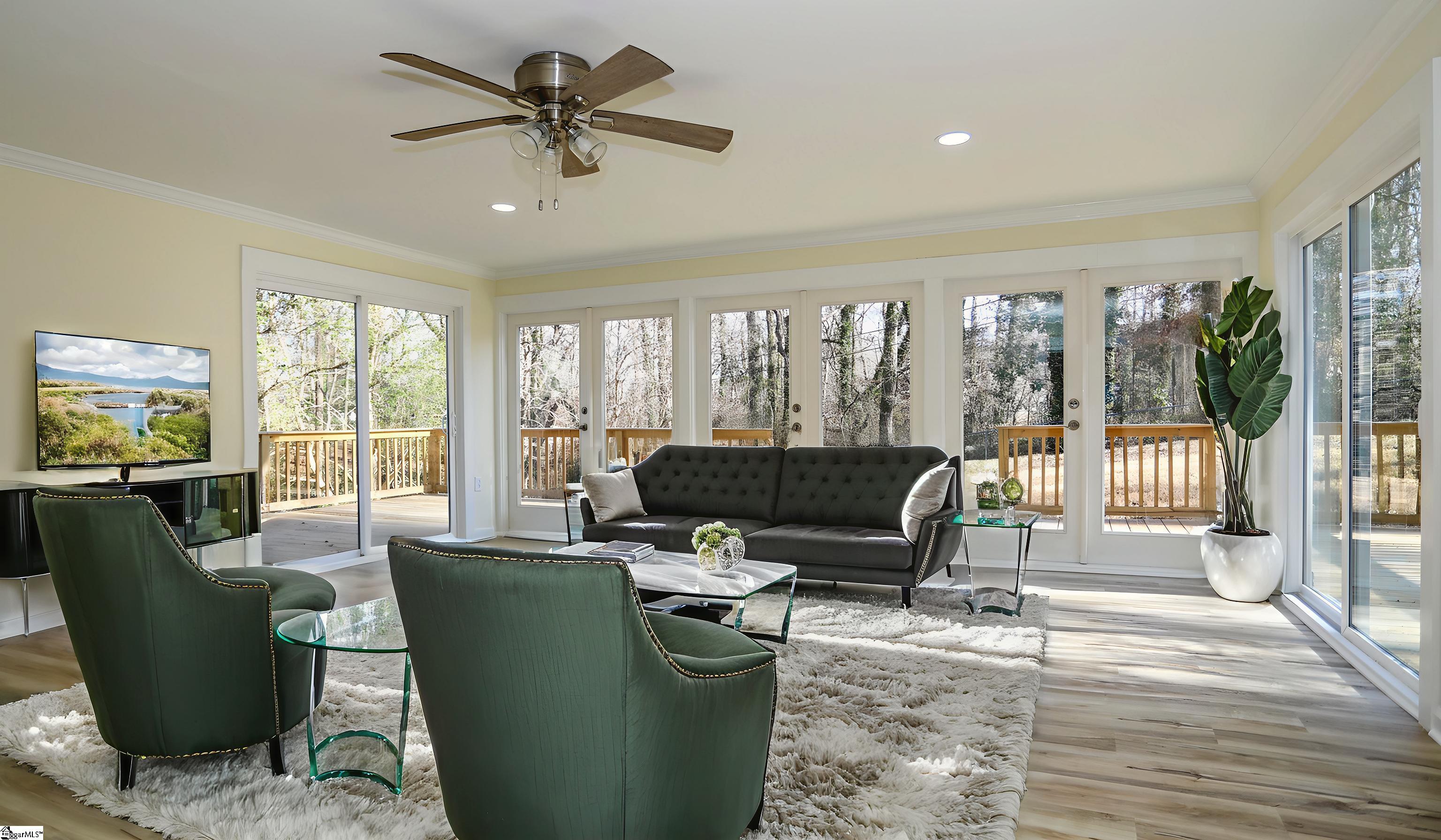 122 Woodcliff Court Simpsonville, SC 29681