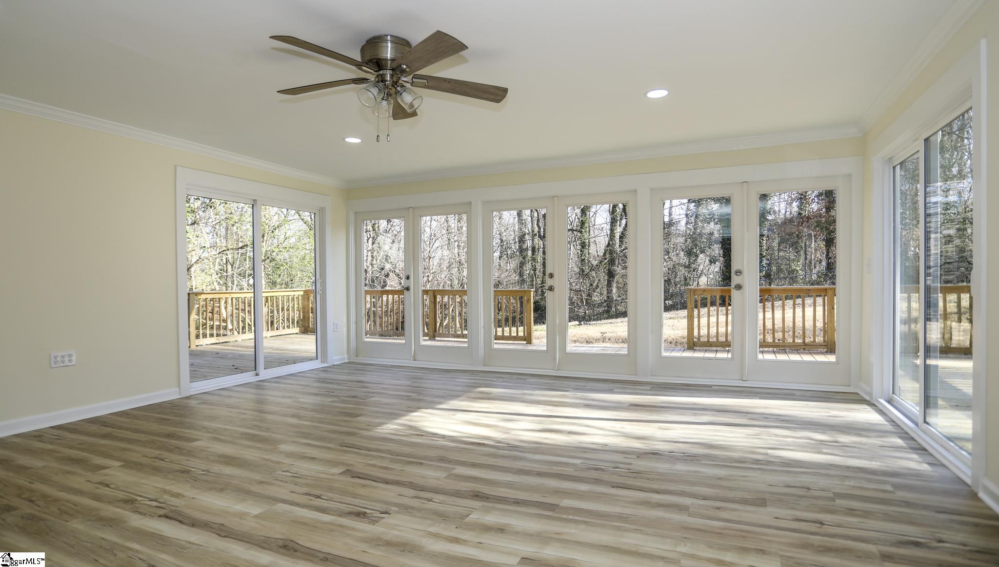 122 Woodcliff Court Simpsonville, SC 29681