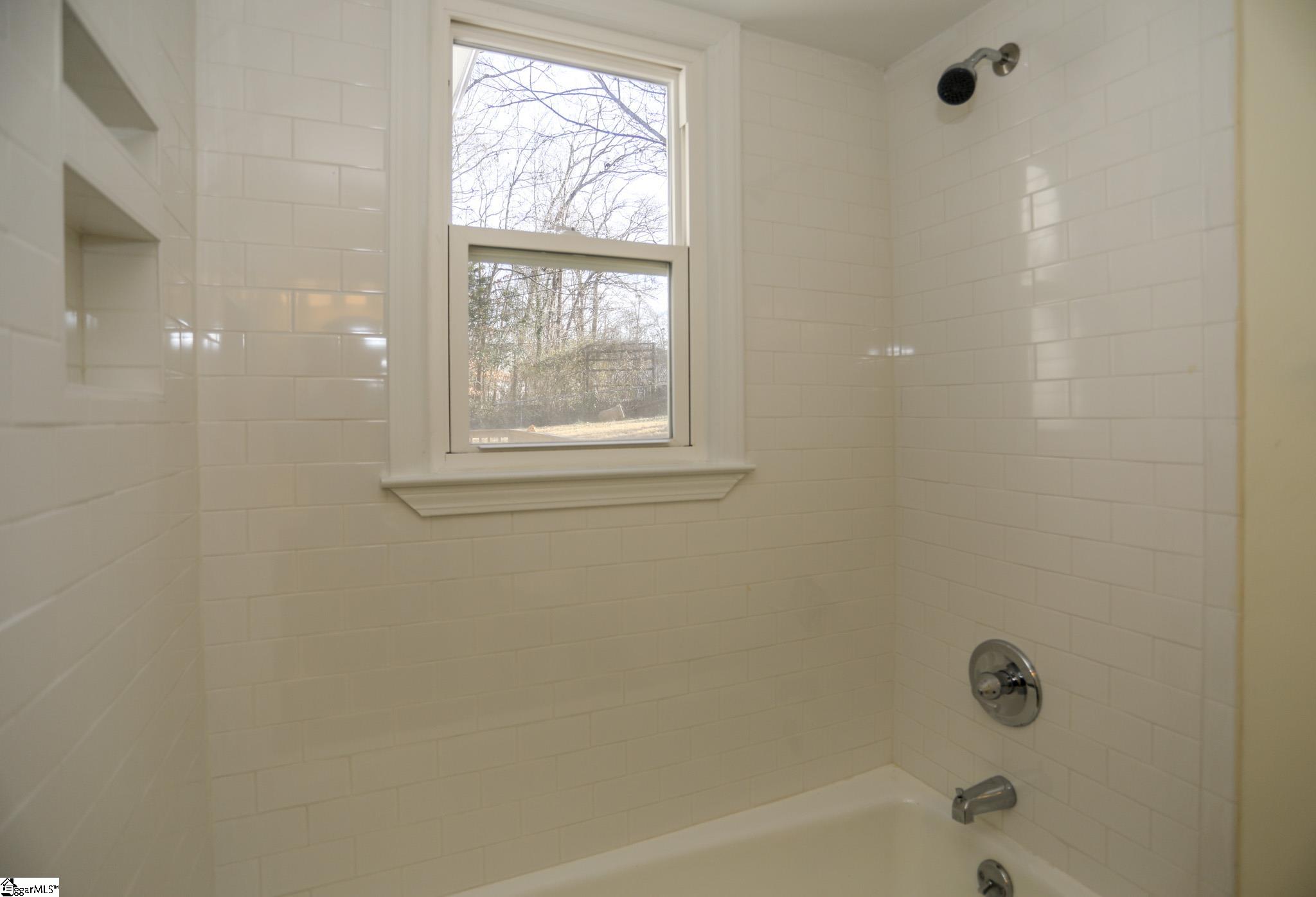 122 Woodcliff Court Simpsonville, SC 29681