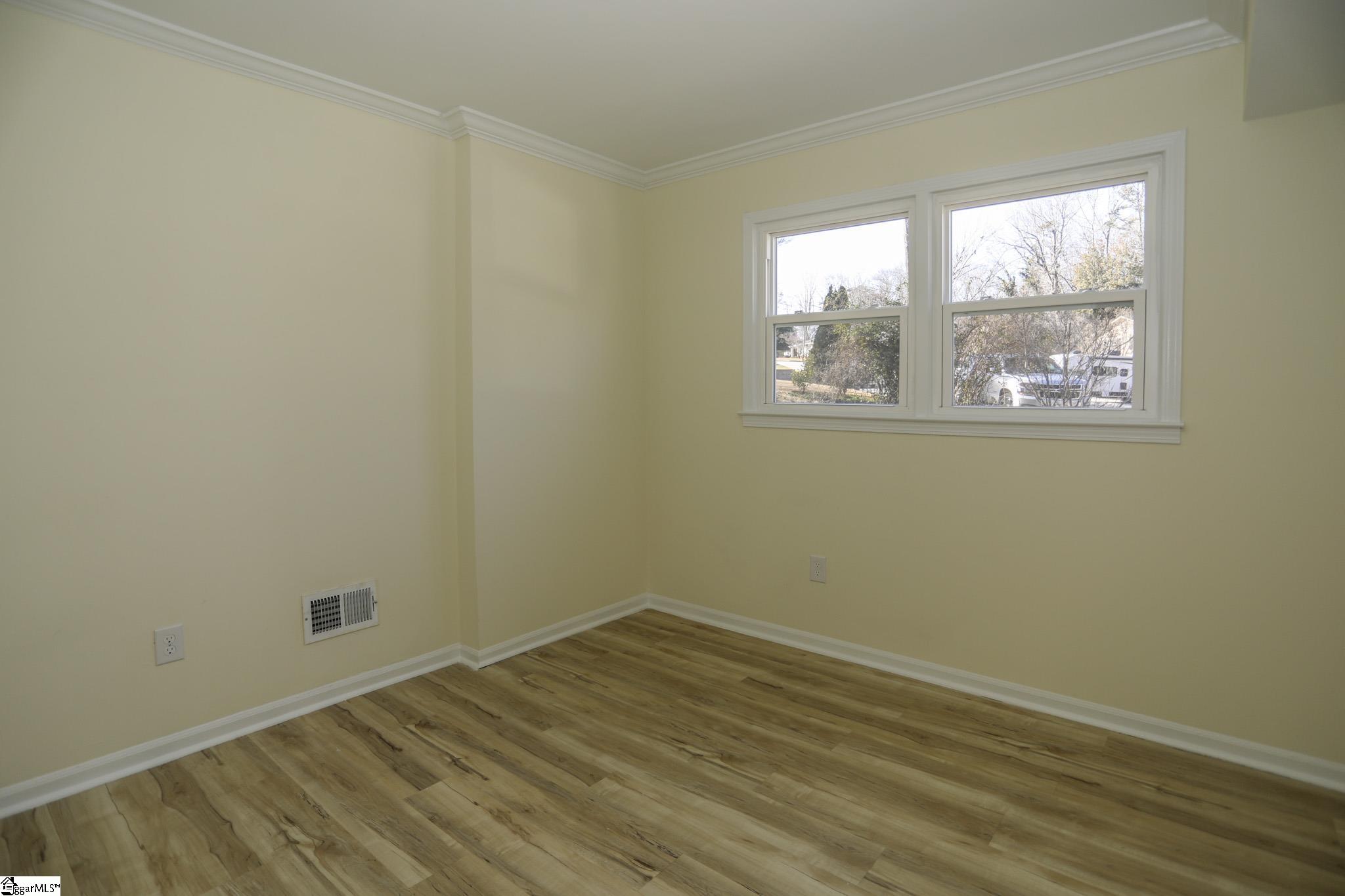 122 Woodcliff Court Simpsonville, SC 29681