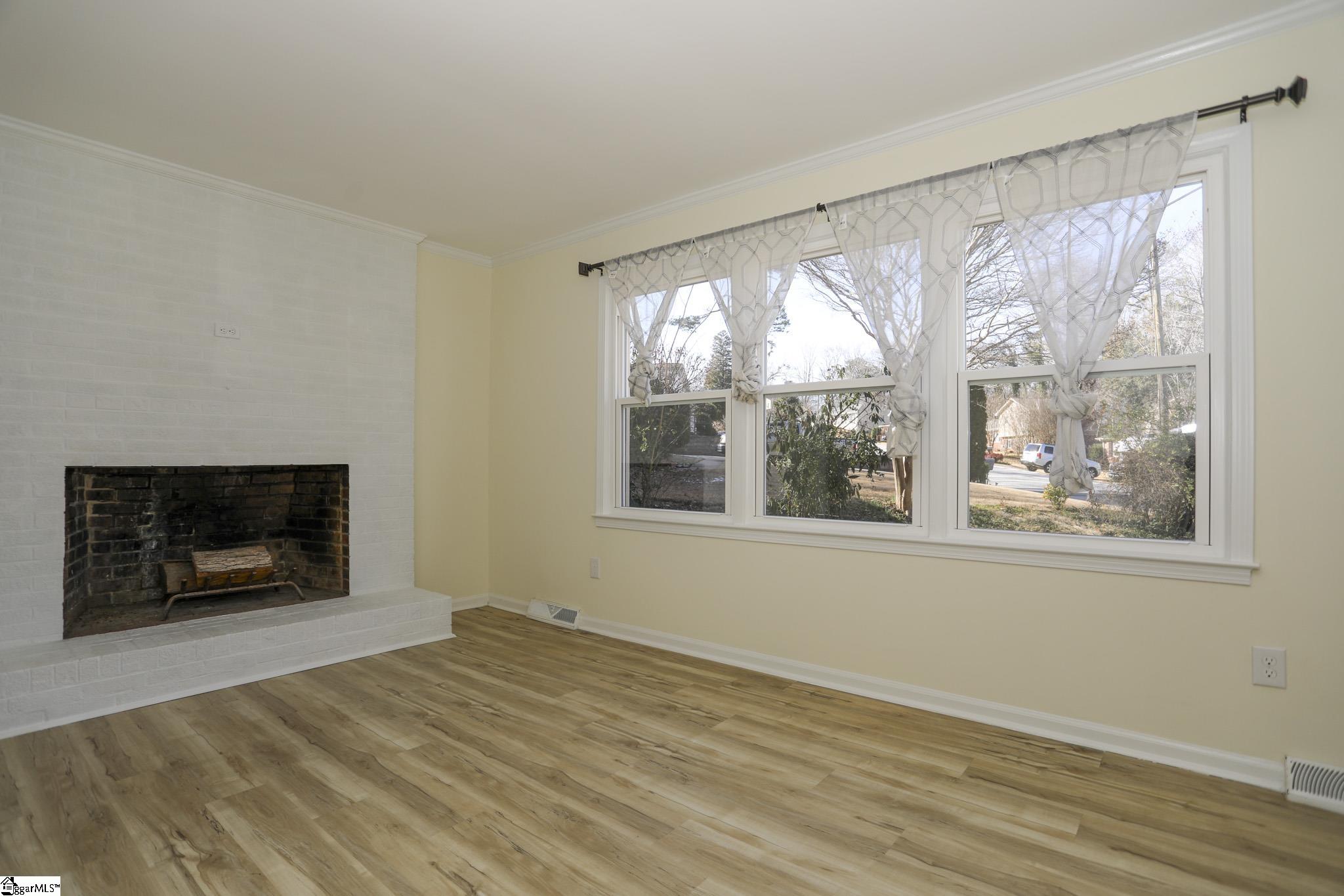 122 Woodcliff Court Simpsonville, SC 29681