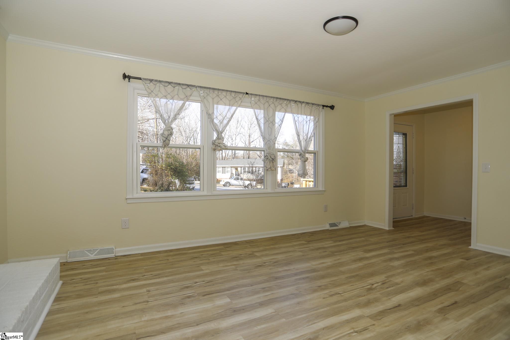 122 Woodcliff Court Simpsonville, SC 29681
