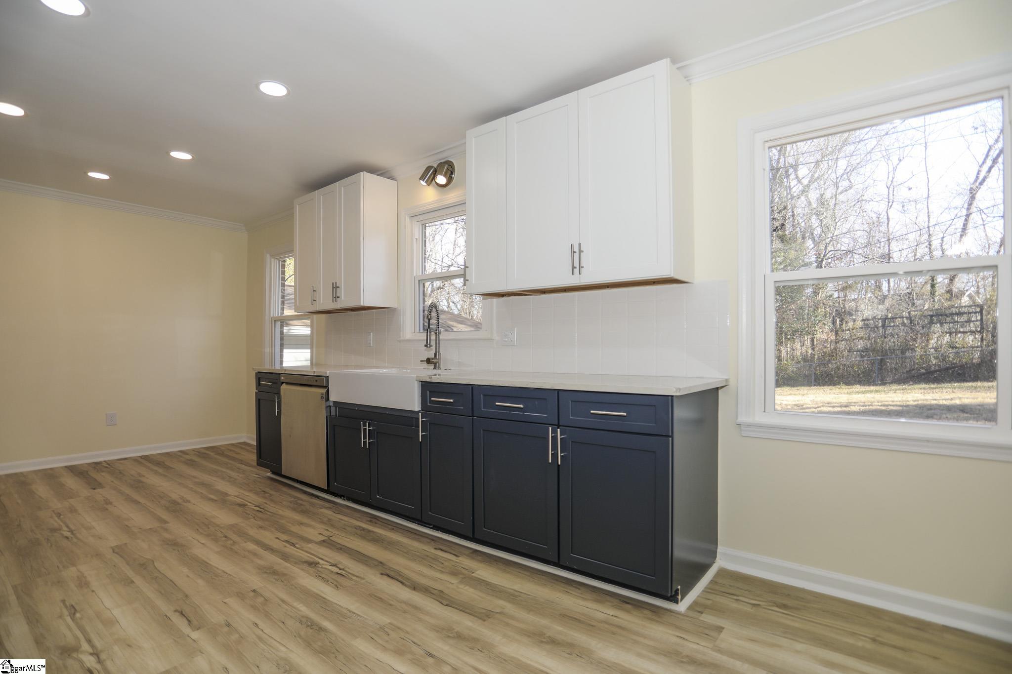 122 Woodcliff Court Simpsonville, SC 29681