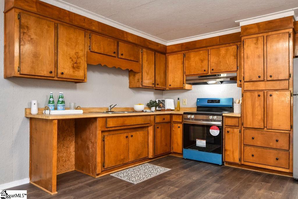 44 Hobby Lane Kinards, SC 29355