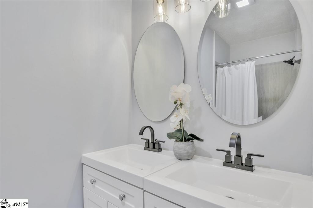 12 10th Street Greer, SC 29651