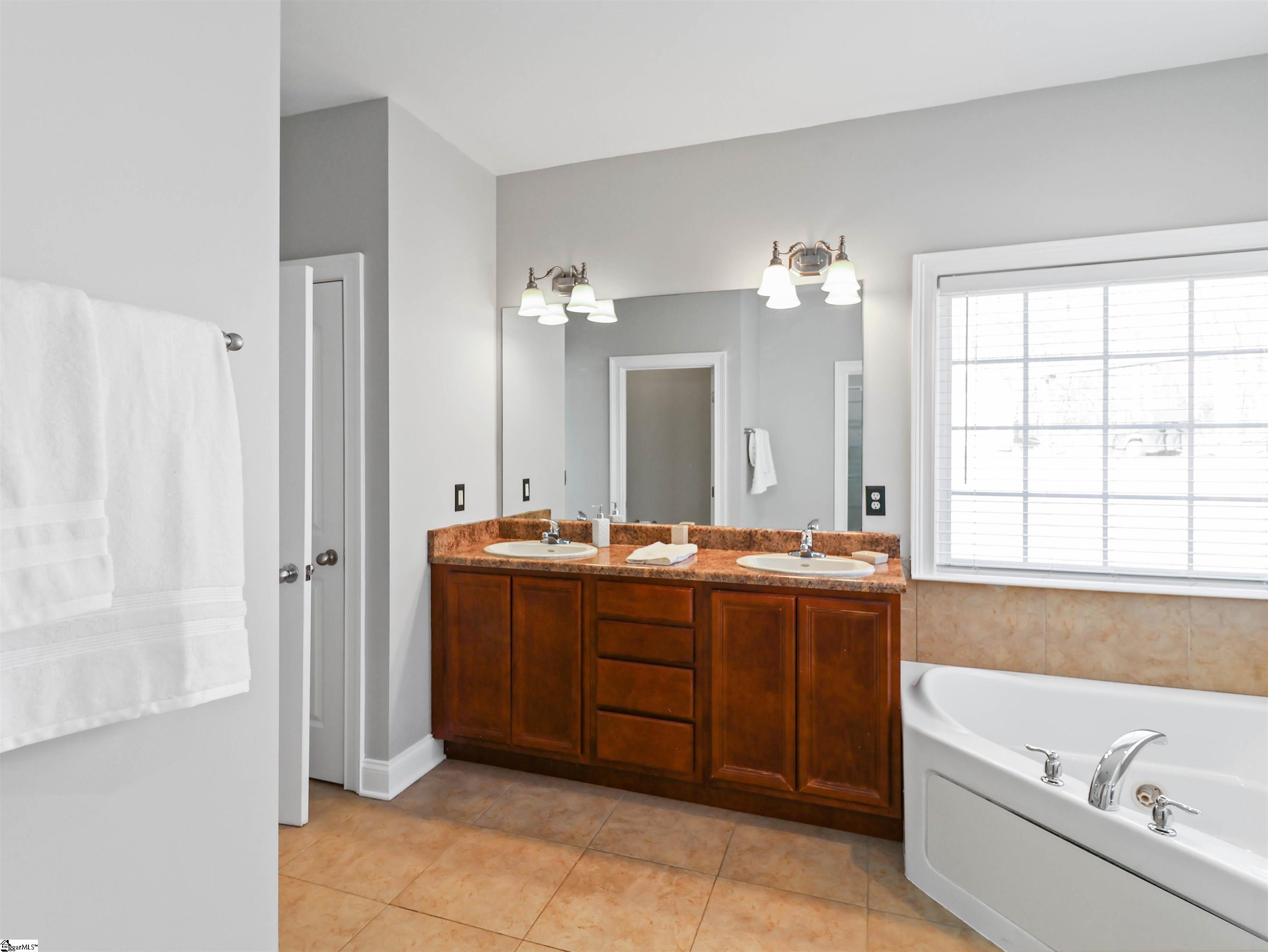 208 Quercus Run Fountain Inn, SC 29644