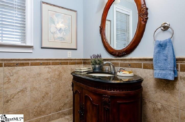 2600 Dog Leg Lane Seneca, SC 29678