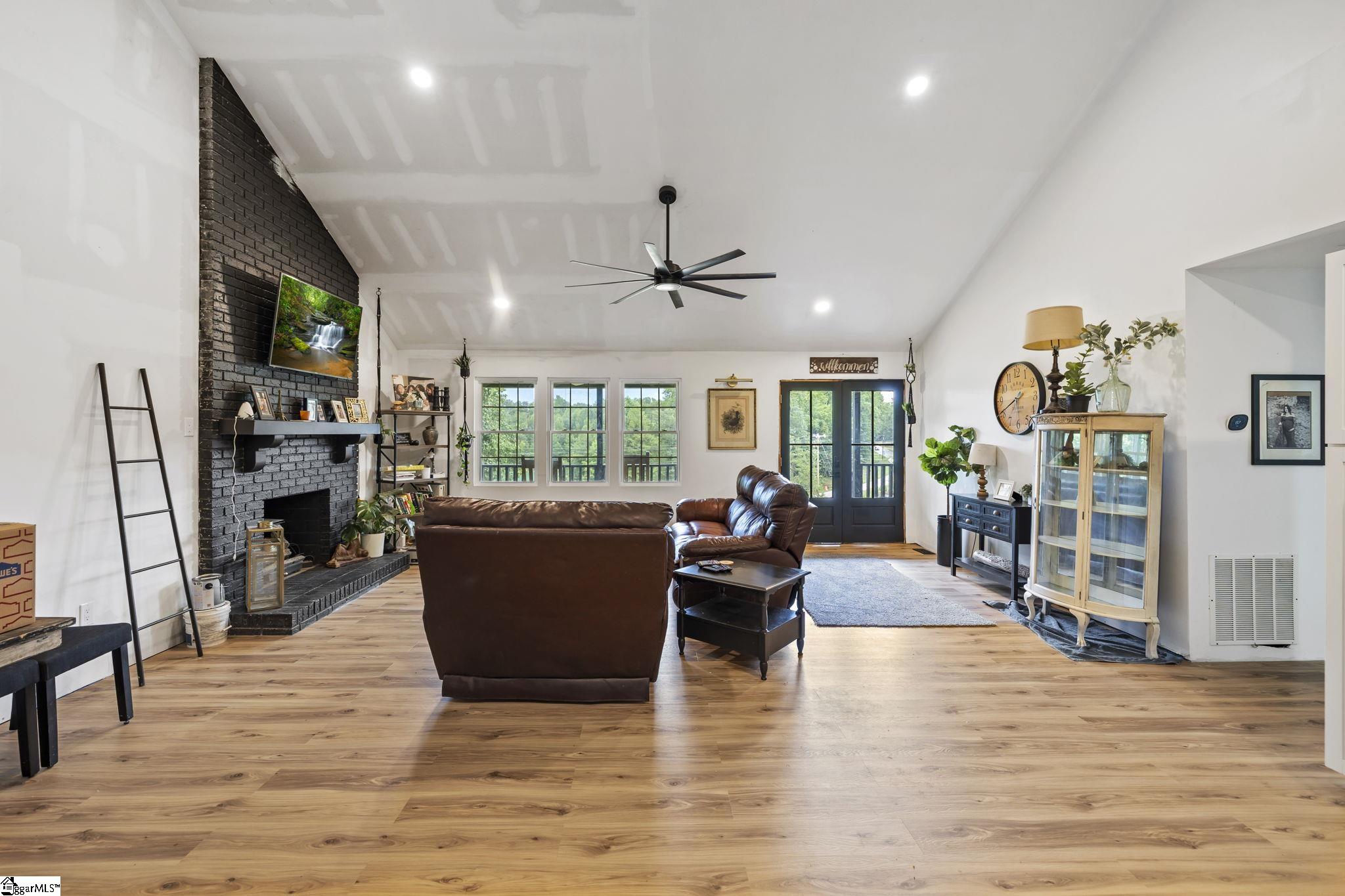5315 Mountain View Road Taylors, SC 29687