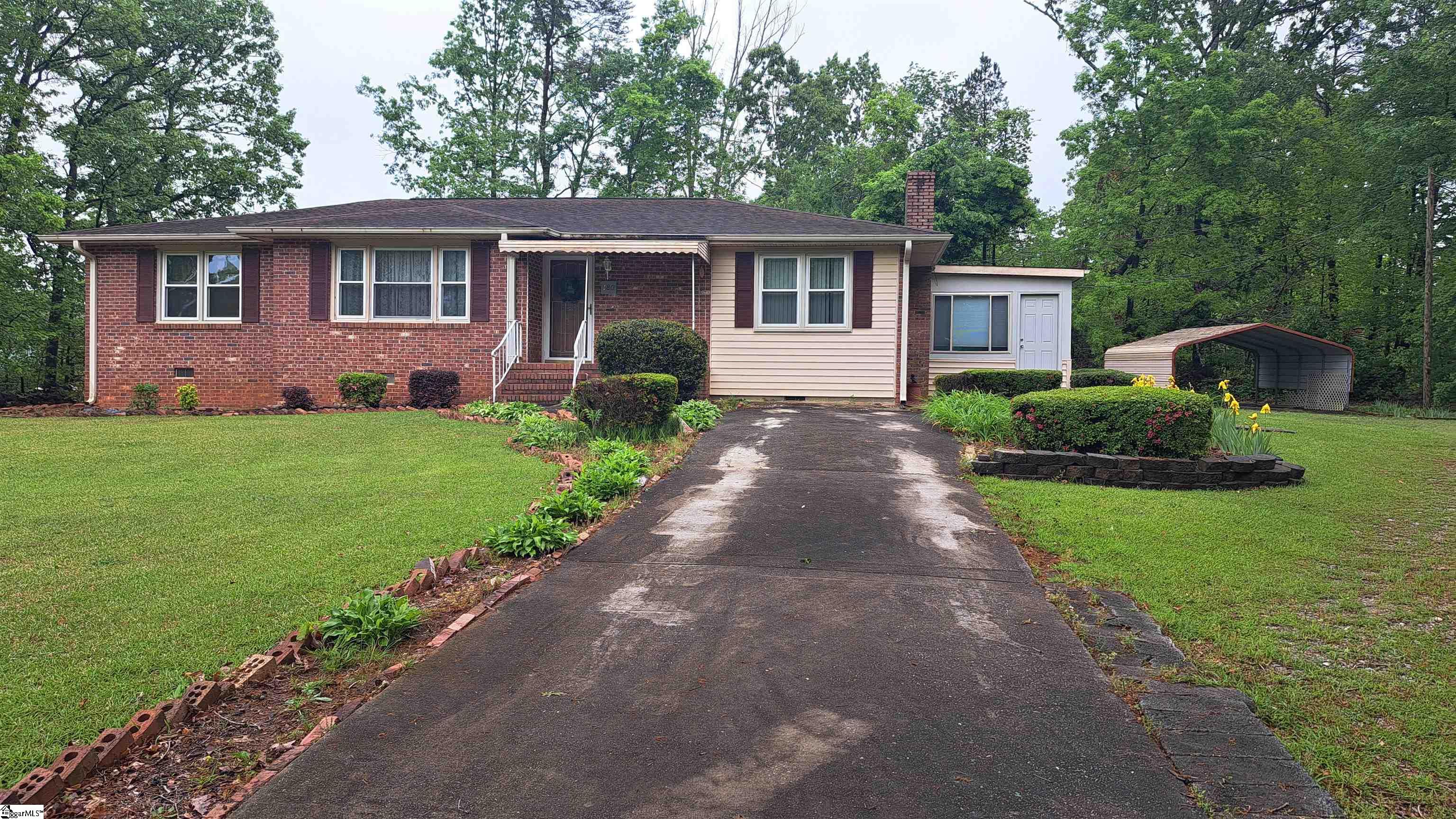 180 Pine Drive Taylors, SC 29687