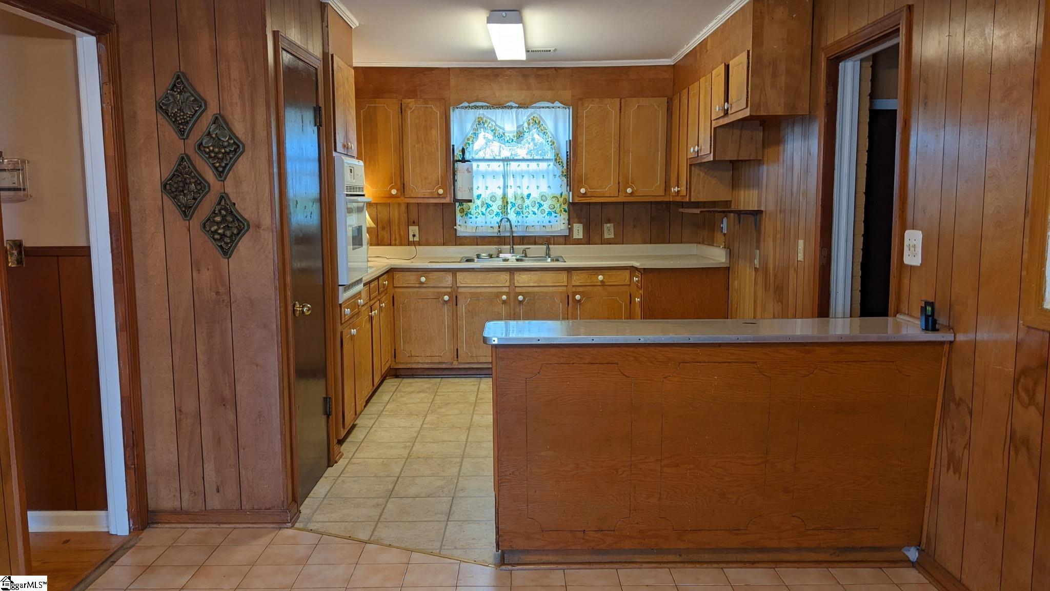 180 Pine Drive Taylors, SC 29687