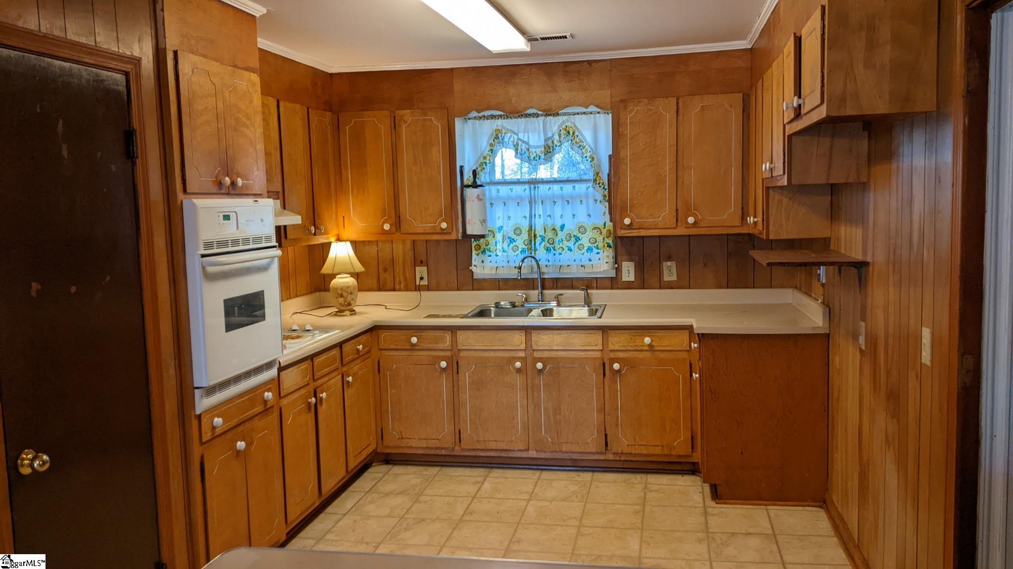 180 Pine Drive Taylors, SC 29687