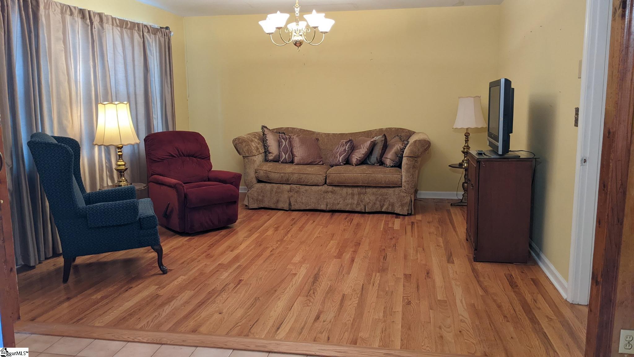 180 Pine Drive Taylors, SC 29687