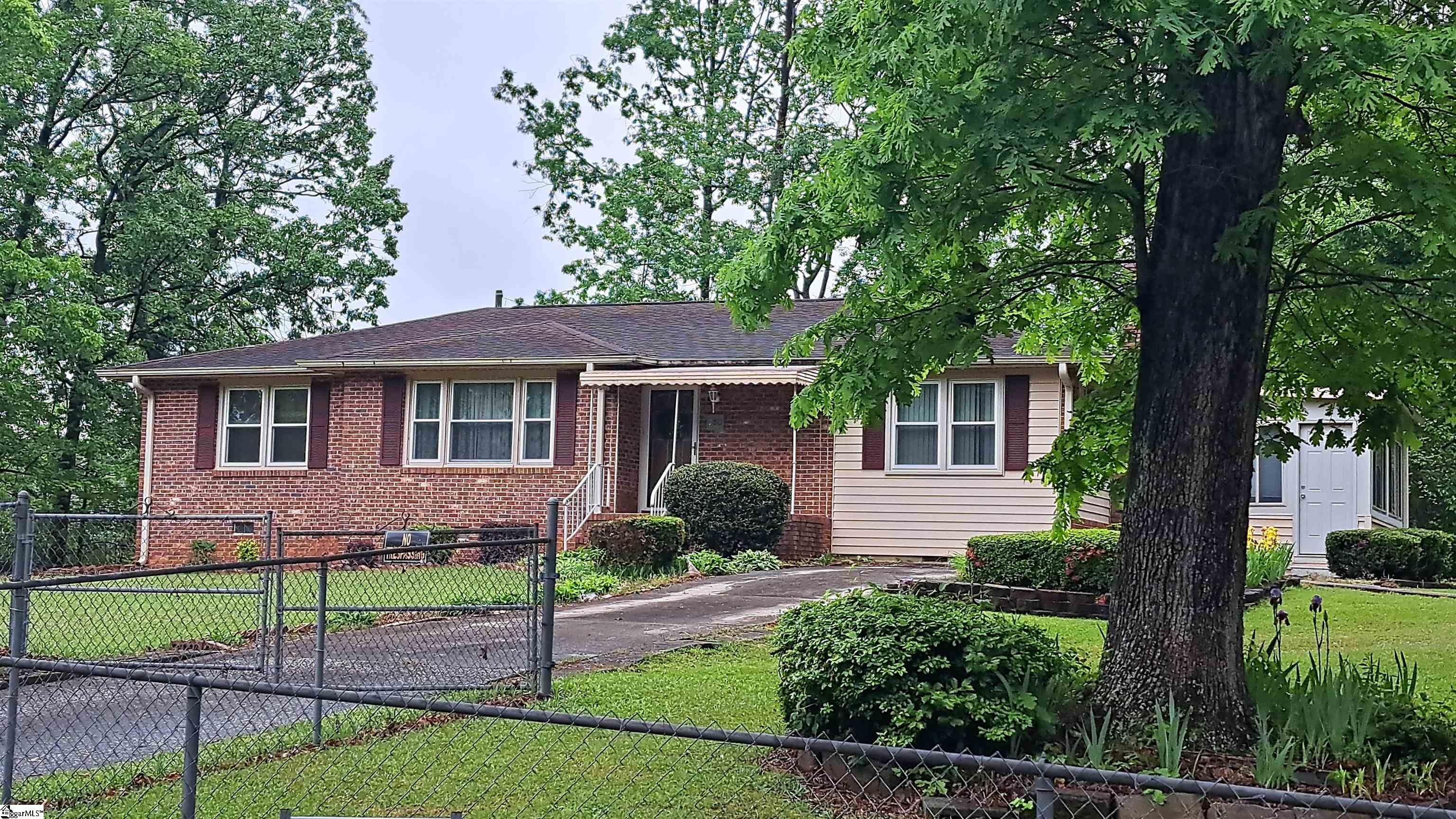 180 Pine Drive Taylors, SC 29687