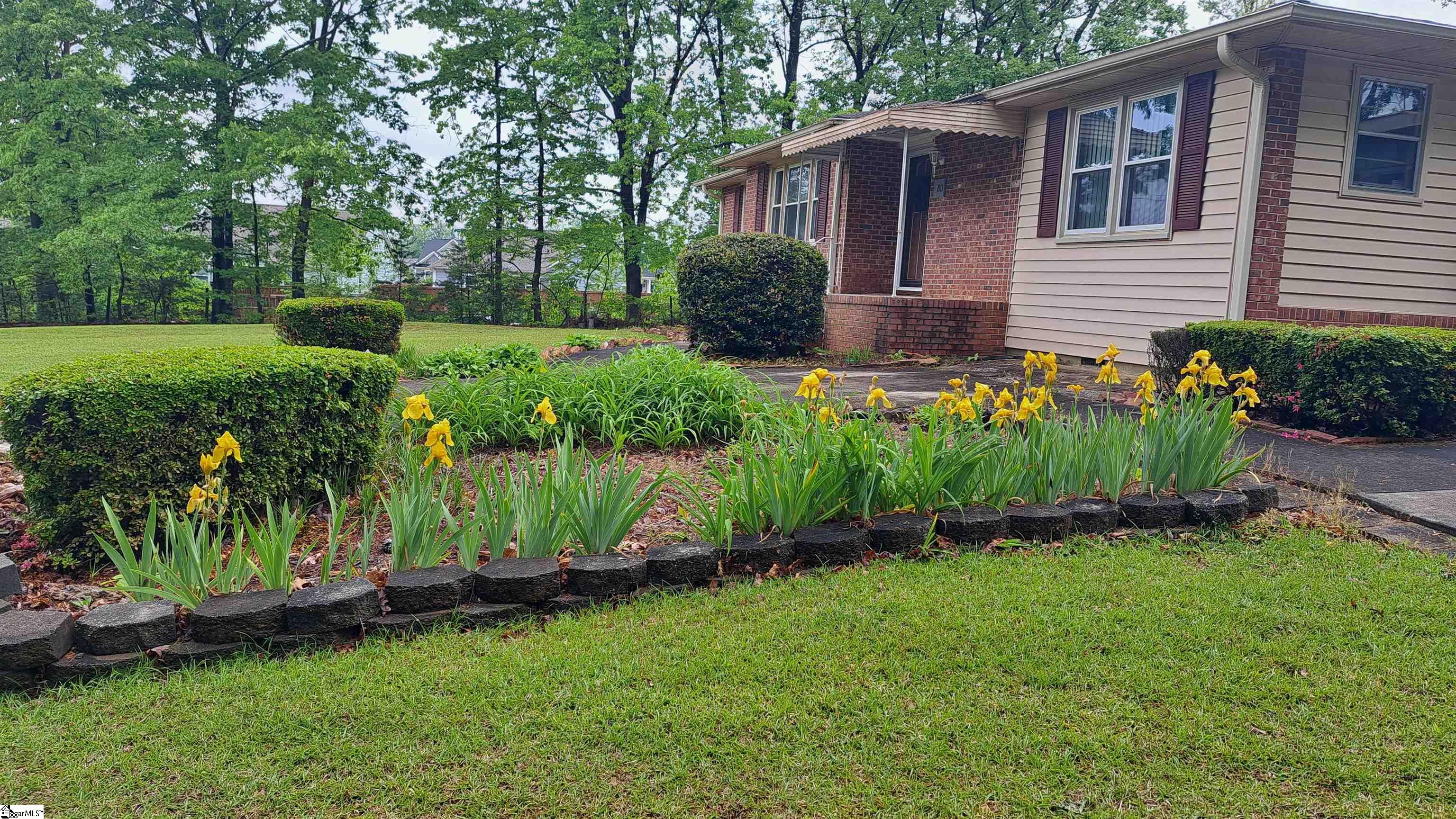 180 Pine Drive Taylors, SC 29687